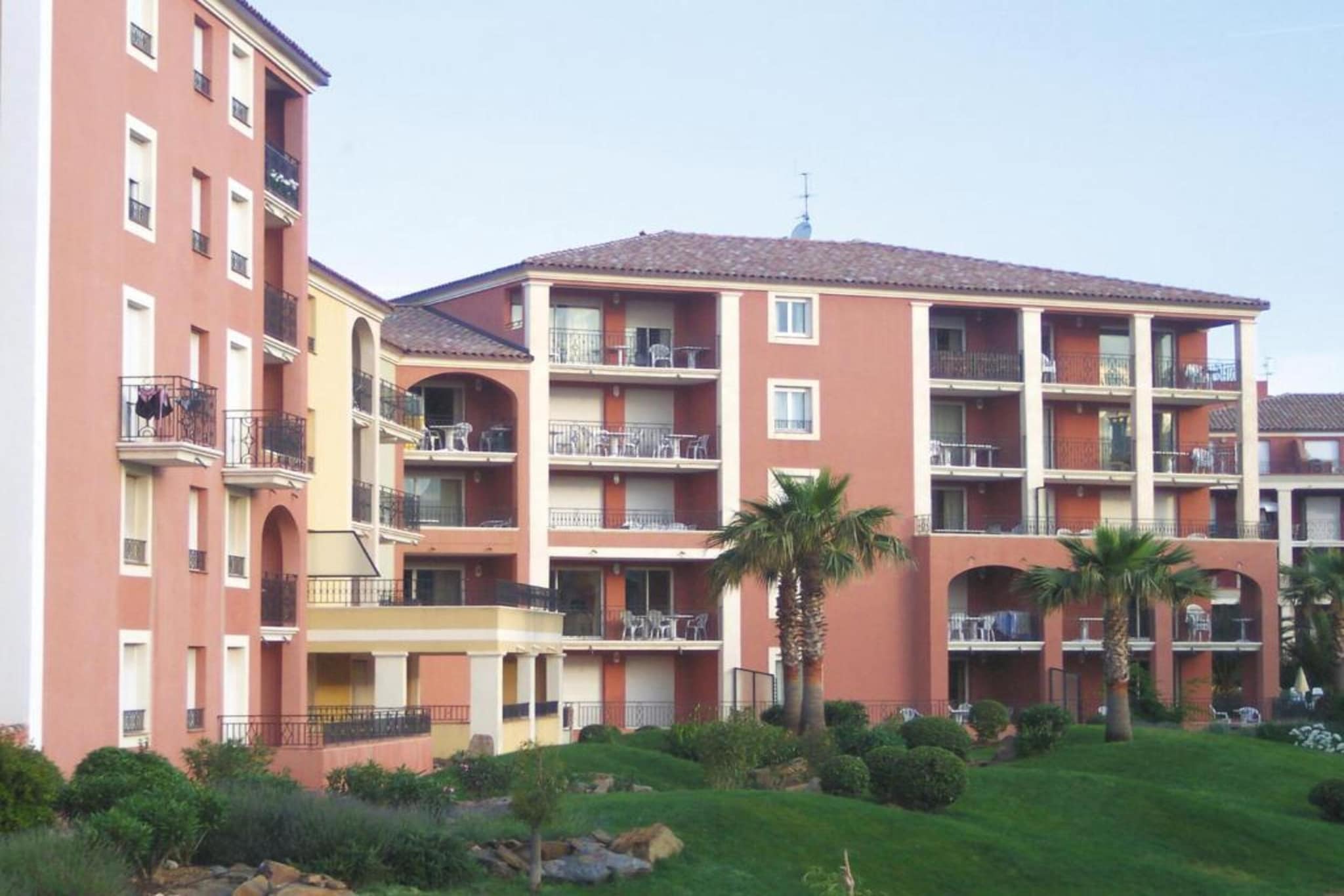 Residence Port Marine 3-Buitenkant zomer