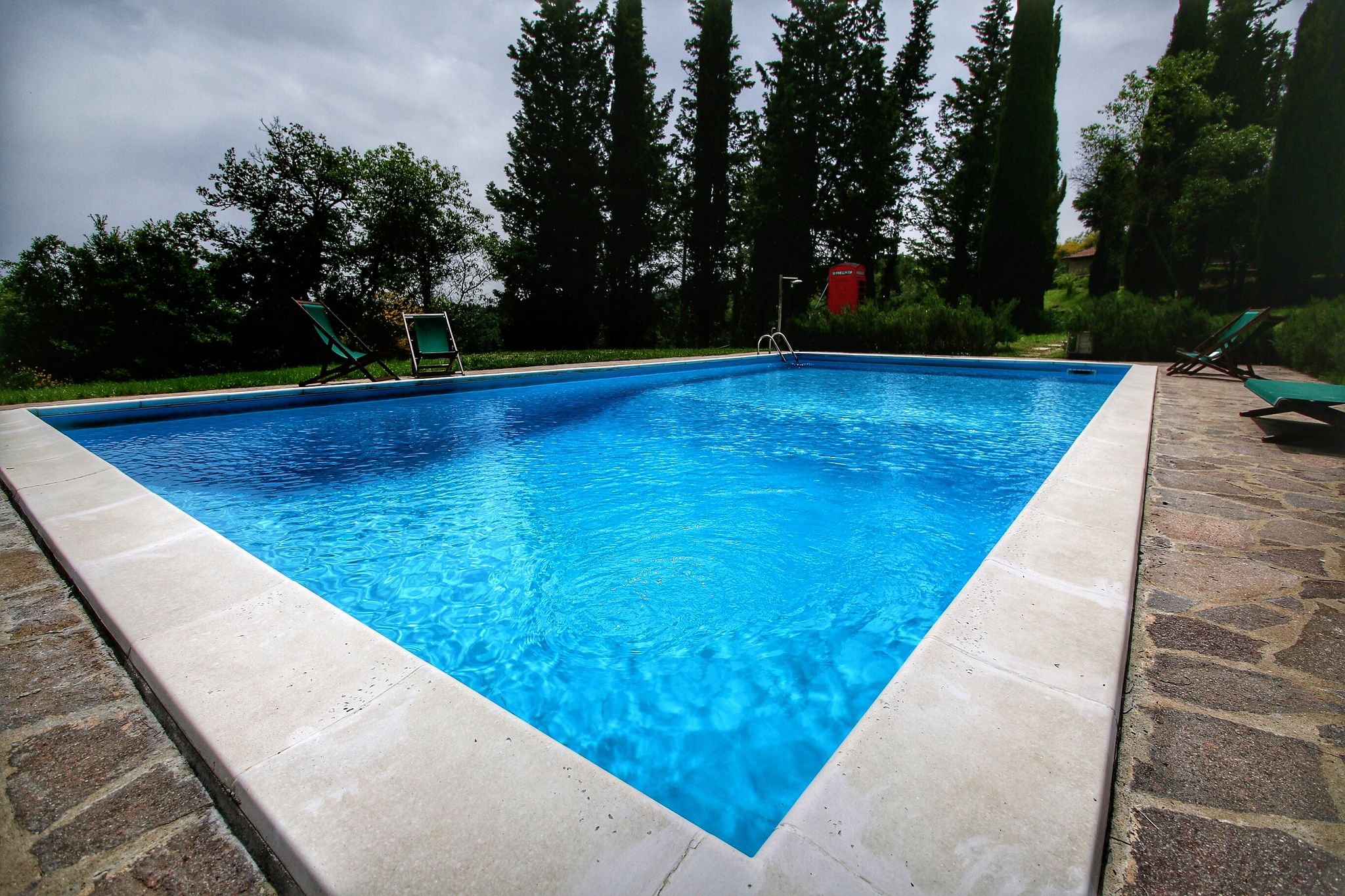 Schönes Ferienhaus in Scheggia mit Swimmingpool