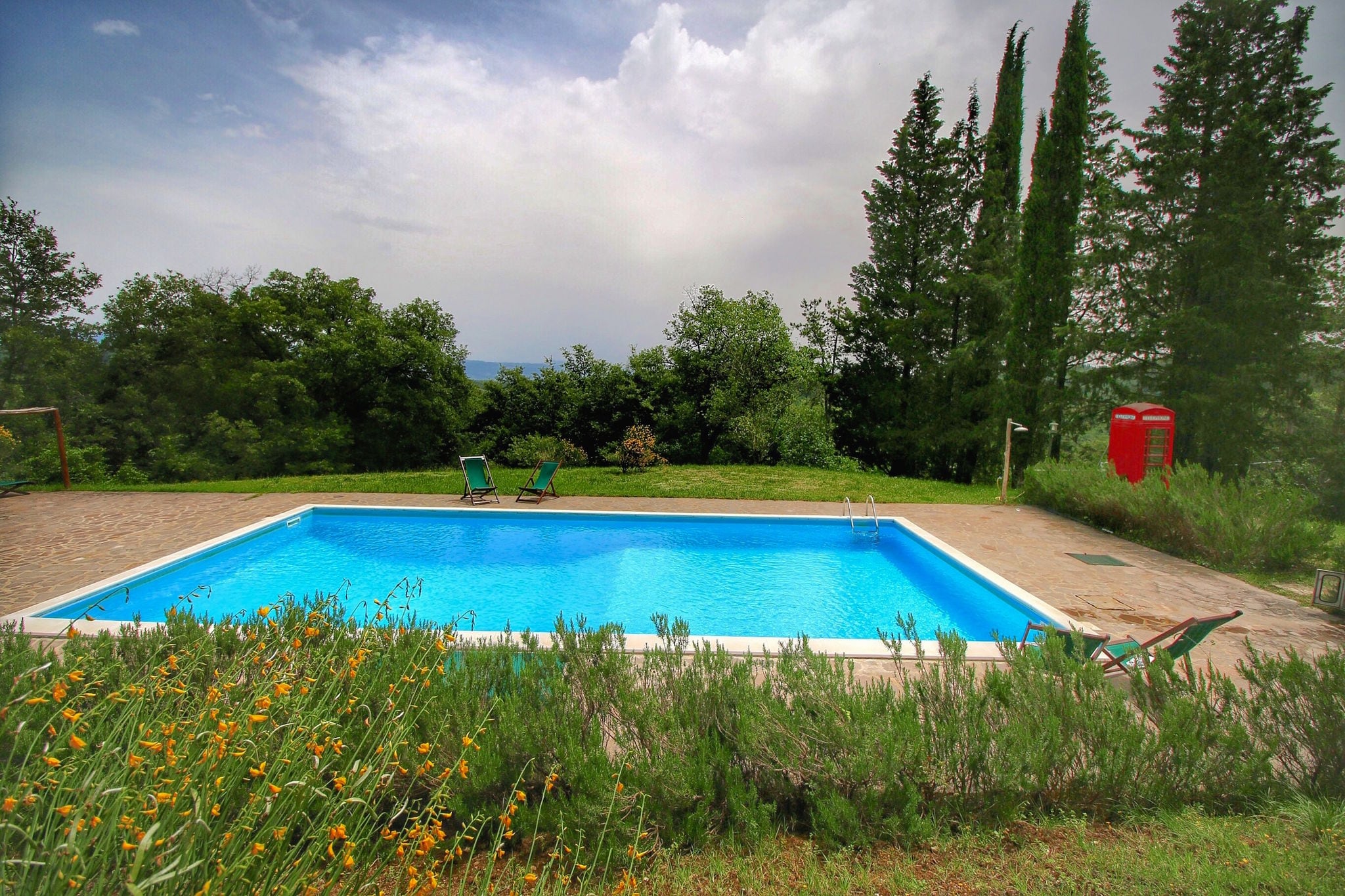 Magnifique chalet à Scheggia avec piscine