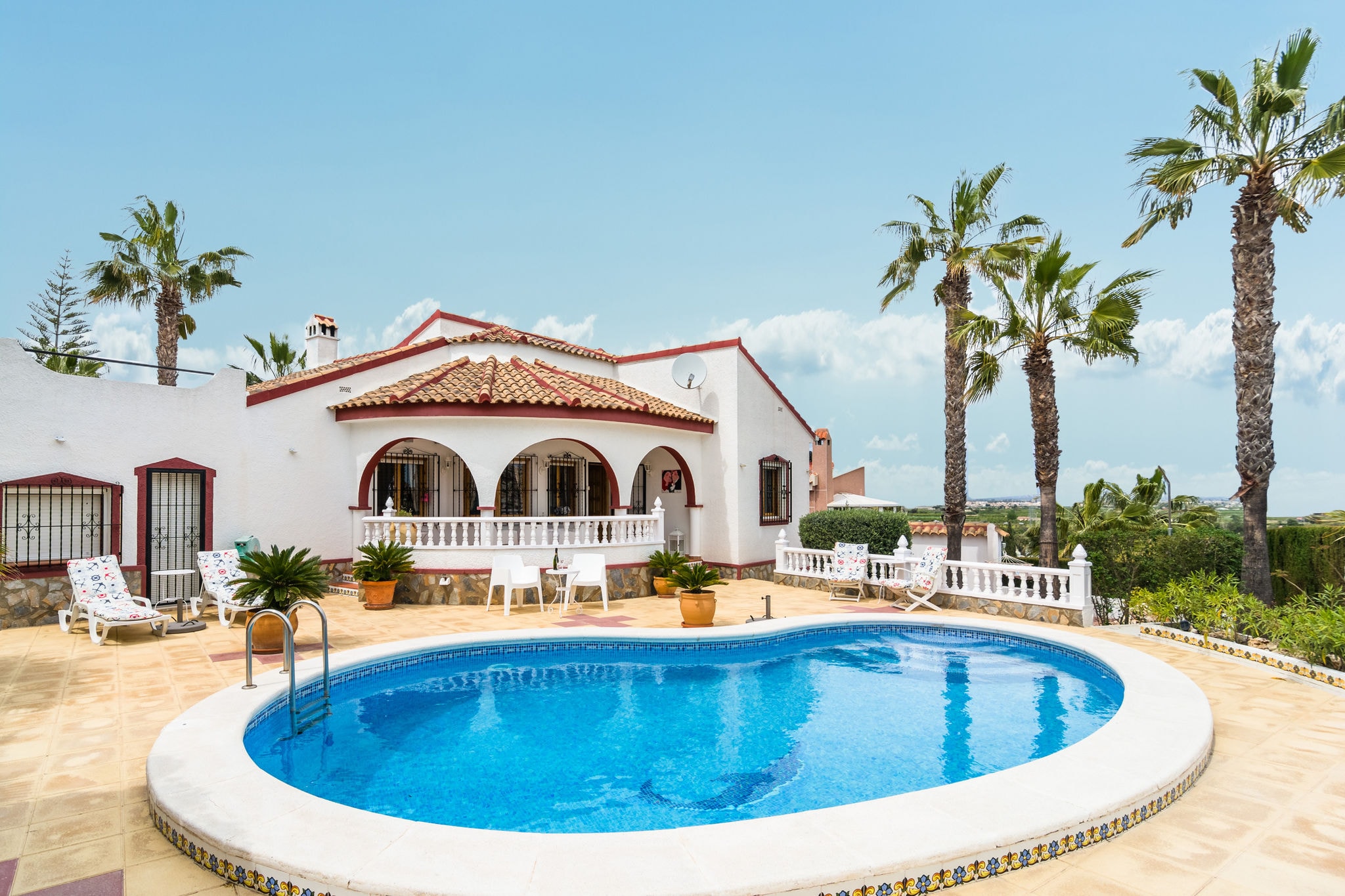 Moderne villa in Valencia met privézwembad