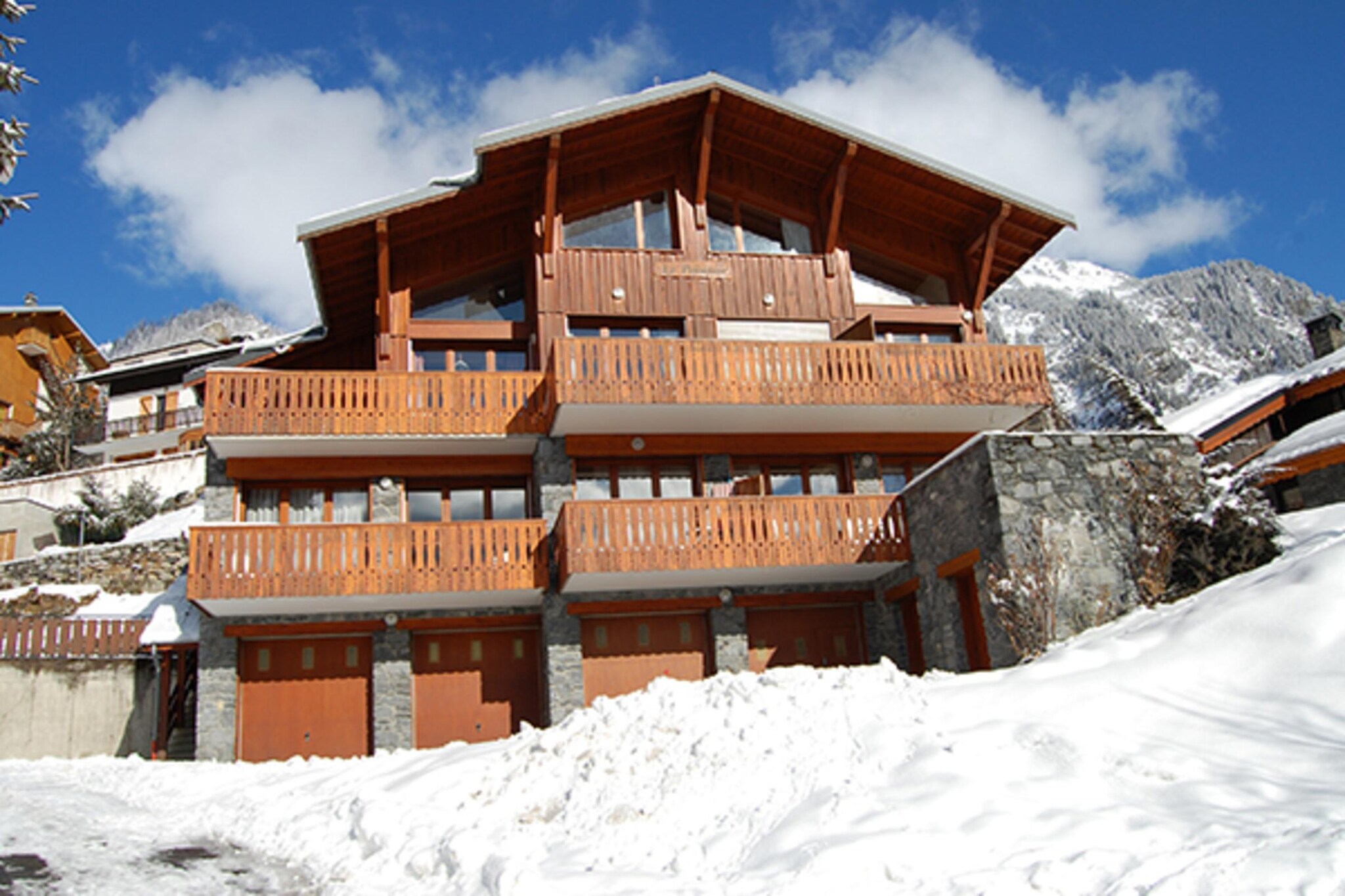 This pet-friendly apartment with 1 bedroom in Champagny-en-Vanoise is ideal for a family of 4 to spend a vacation. The balcony is magnificent with a wonderful valley view and the electric heating gives warmth.You can have a great time at the slopes of Paradiski ski area. Activities like golf or climbing or rafting are also available to try. You can do your shopping at 100 m.The south-facing apartment has a balcony with furniture to relax. The bedroom has a bunk bed. You can spend some idle time in the living room with double sofa bed watching TV. Kitchen has a cooker, oven , and dishwasher. You also have a free WiFi facility.