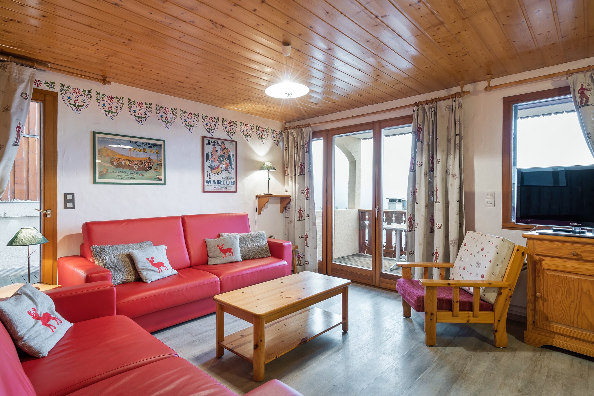 On the 1st floor: (Living room(double sofa bed, TV, seating area), Kitchen(cooker(ceramic), oven, microwave, dishwasher), bedroom(double bed), bedroom(double bed), bedroom(double bed, bunk bed), bathroom(shower, washbasin, toilet), bathroom(bath tub, washbasin))\n\nski storage, washing machine, balcony, heating(electric), garden furniture