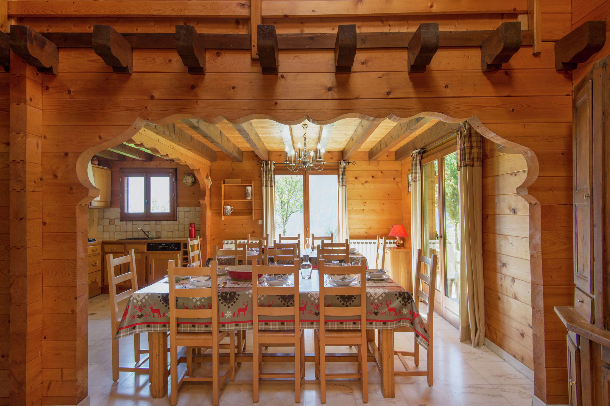 Cosy, charateristic chalet near the Petit Châtel lifts.