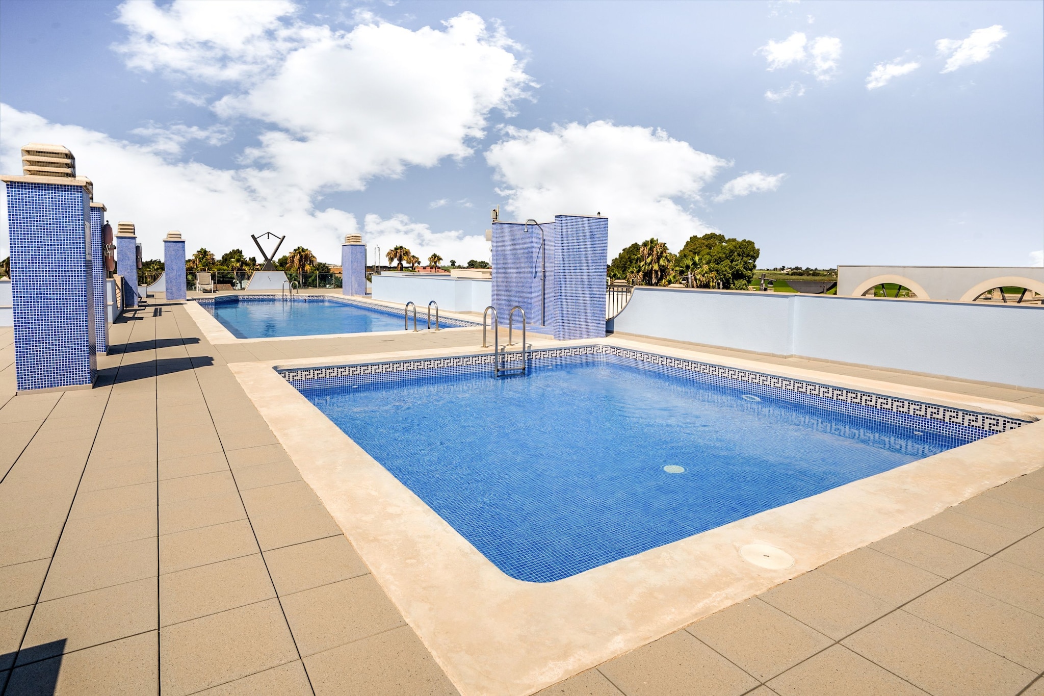 On the 1st floor: (hallway, open kitchen(electric kettle, coffee machine, oven, microwave, dishwasher, fridge-freezer), Living/diningroom(single sofa bed, TV, dining table, garden doors, balcony), bedroom(double bed), bathroom(bathtub with shower, washbasin, toilet, bidet))\n\ntumble dryer, washing machine, heating(electric), air conditioning, terrace(shared with other guests), garden furniture, parking, swimming pool(shared with other guests), bicycles available(paid, on request)