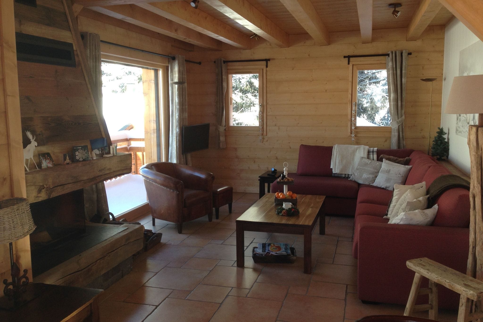 Sunny Chalet in Les Gets with Jacuzzi