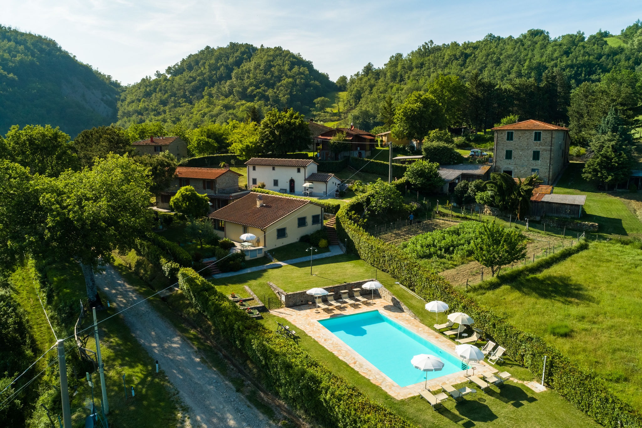 Prachtige villa in Dicomano met gezamenlijk zwembad