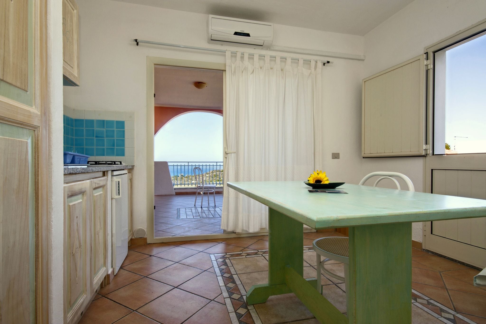 Comfortable apartment with sea view and balcony or terrace