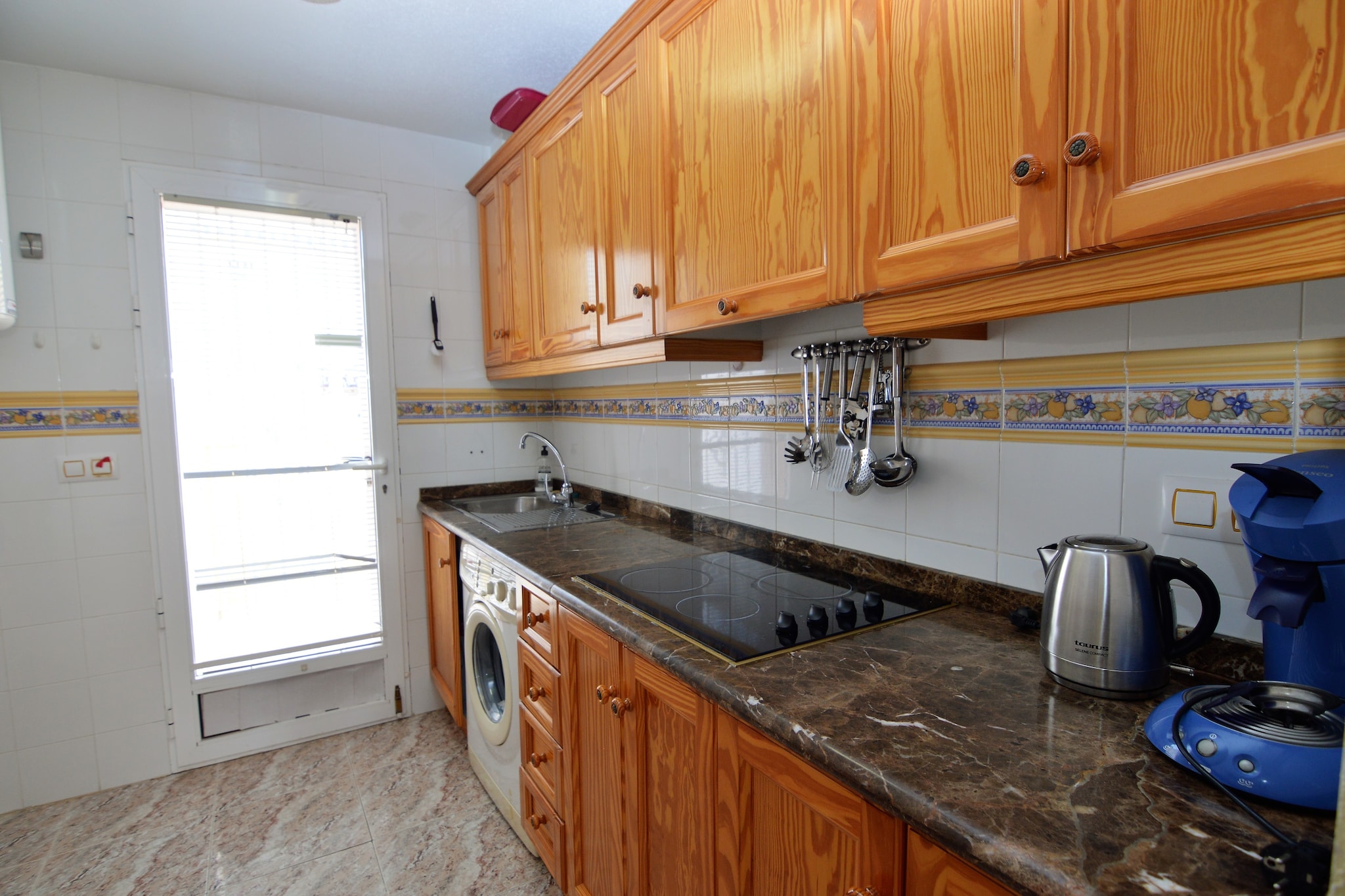 Ground floor: (Kitchen(cooker(4 ring stoves, electric), coffee machine(pads), combination microwave, fridge-freezer, washing machine), Living/diningroom(TV(satellite, Dutch television channels), DVD player, CD player, air conditioning), bedroom(2x single bed(90 x 190 cm)), toilet(washbasin))\n\nOn the 1st floor: (bedroom(2x single bed(90 x 190 cm), air conditioning), bedroom(double bed(150 x 190 cm), balcony, air conditioning), bathroom(bathtub with shower, washbasin, toilet, bidet))\n\nterrace(private, roofed), garden(shared with other guests), parking, 3x swimming pool(shared with other guests)