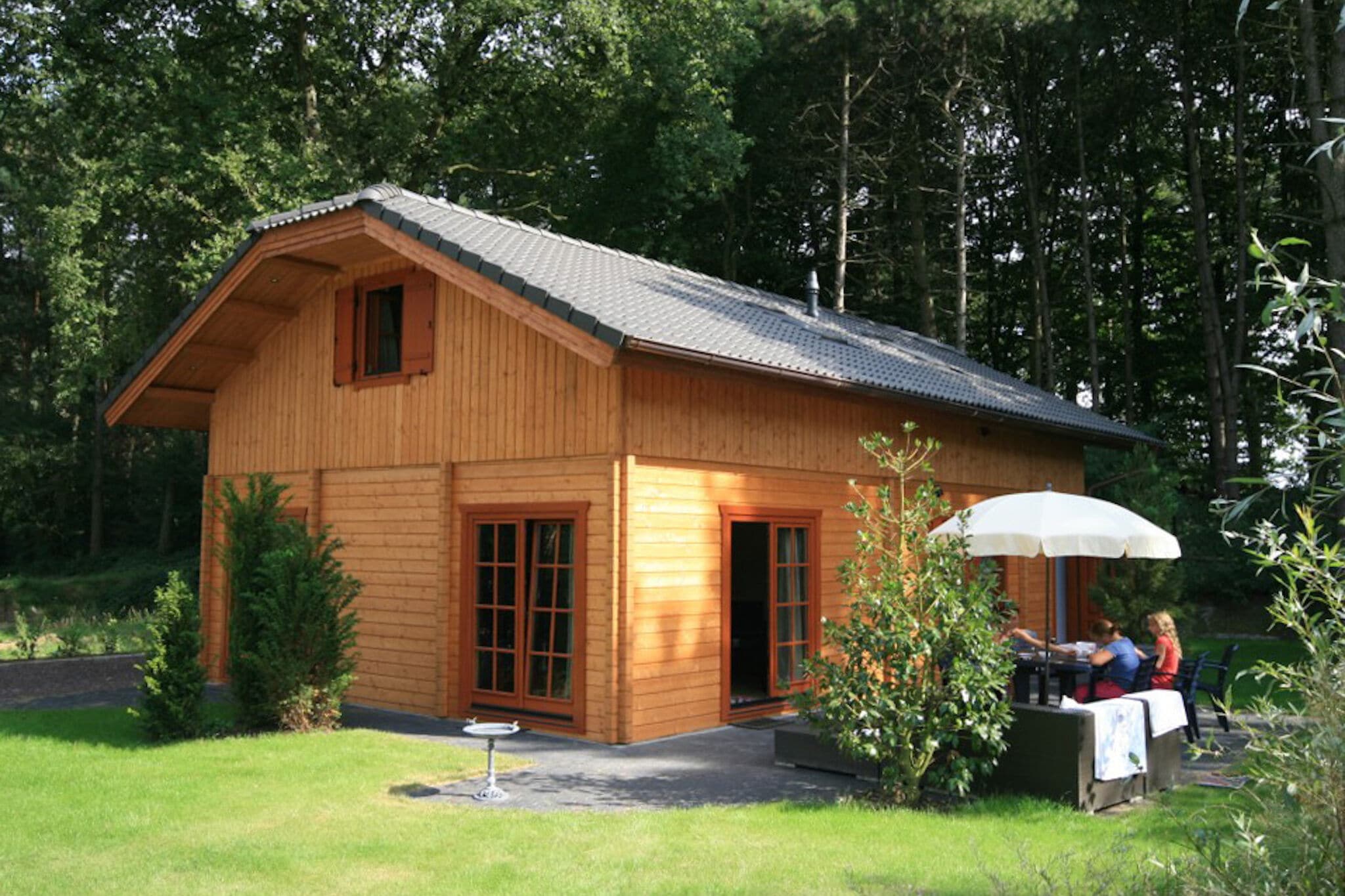 Ferienhaus aus Holz mit Mikrowelle