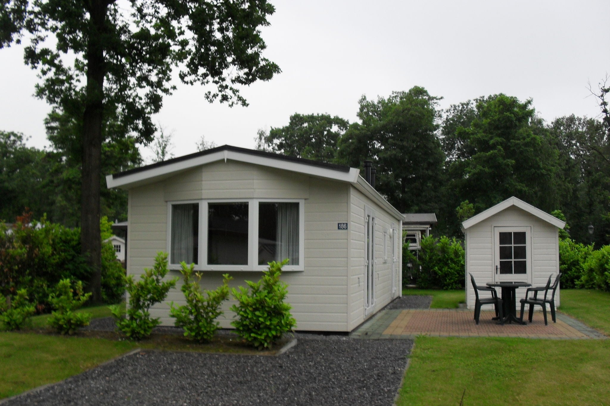 Detached chalet with garden and WiFi in Limburg