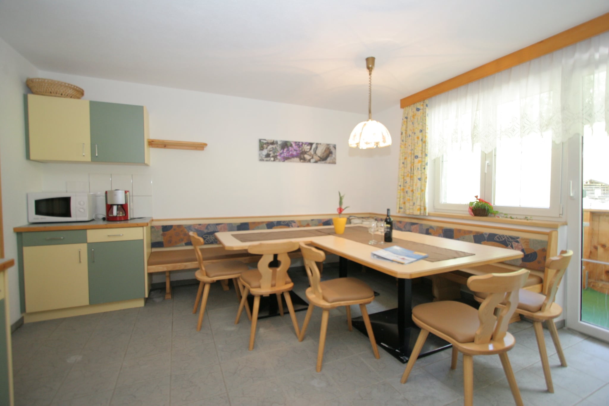 This holiday home, built in 1999, is located about 700 m from the center, on the main road to Ischgl. The house is therefore very easy to reach even in winter weather conditions.
The location is perfect, with the Kappl ski area just 700 m from the house. The ski bus to Ischgl stops just a few steps from the house. Kappl is a charming village in the Paznaun Valley with excellent skiing facilities, including 42 km of groomed slopes and modern lifts. In the summer you can enjoy hiking and mountain biking. The village also offers a range of restaurants and fun events.
The house is luxuriously furnished and equipped with a lovely balcony where you can start the days relaxed with a fresh cup of coffee. Relax with a good book in the attractively furnished garden and prepare a meal of your choice in the well-equipped, spacious kitchen.
With a Belvilla you are assured of a successful holiday. There is always a Belvilla that will give you an unforgettable holiday. We have a surprising and wide range of unique holiday homes for the summer holidays, a weekend away or a week of winter sports. The range consists of more than 40,000 holiday homes in 20 European countries. Unique holiday homes with typical regional features in beautiful locations, whether on the coast, high in the mountains or centrally in the city center. Think of authentic country houses with swimming pool in France, special agriturismos in Tuscany, sturdy chalets in the Alps or large houses in the Ardennes. For a family, a couple or for a large group. You will find them in the most beautiful places, so there is plenty to do and discover for everyone! We are constantly looking for new homes and new destinations that fit the needs of our guests.
A Belvilla gives you the freedom to have breakfast in pajamas or have long conversations without having to pay attention to the closing time of the bar. You can make the most delicious dishes with local ingredients and you can take a relaxing dip in the private swimming pool whenever you want. In short, all the privacy in your temporary home! And this close to the local population, so that you can soak up the atmosphere of the region or village. The homeowner or manager is discreetly your point of contact on site and is happy to give special tips about the area.