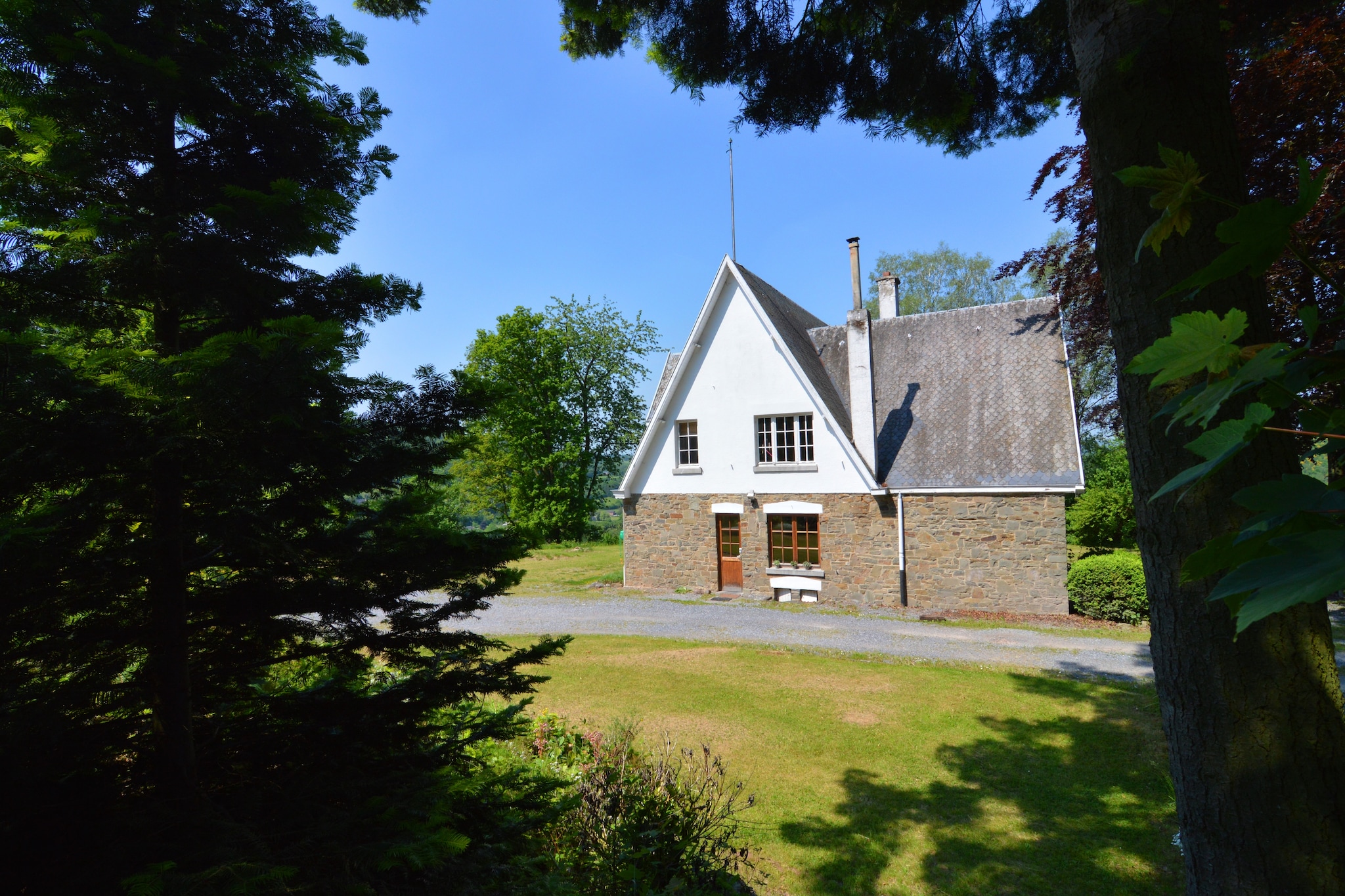 A superb cottage  in the middle of a natural park.