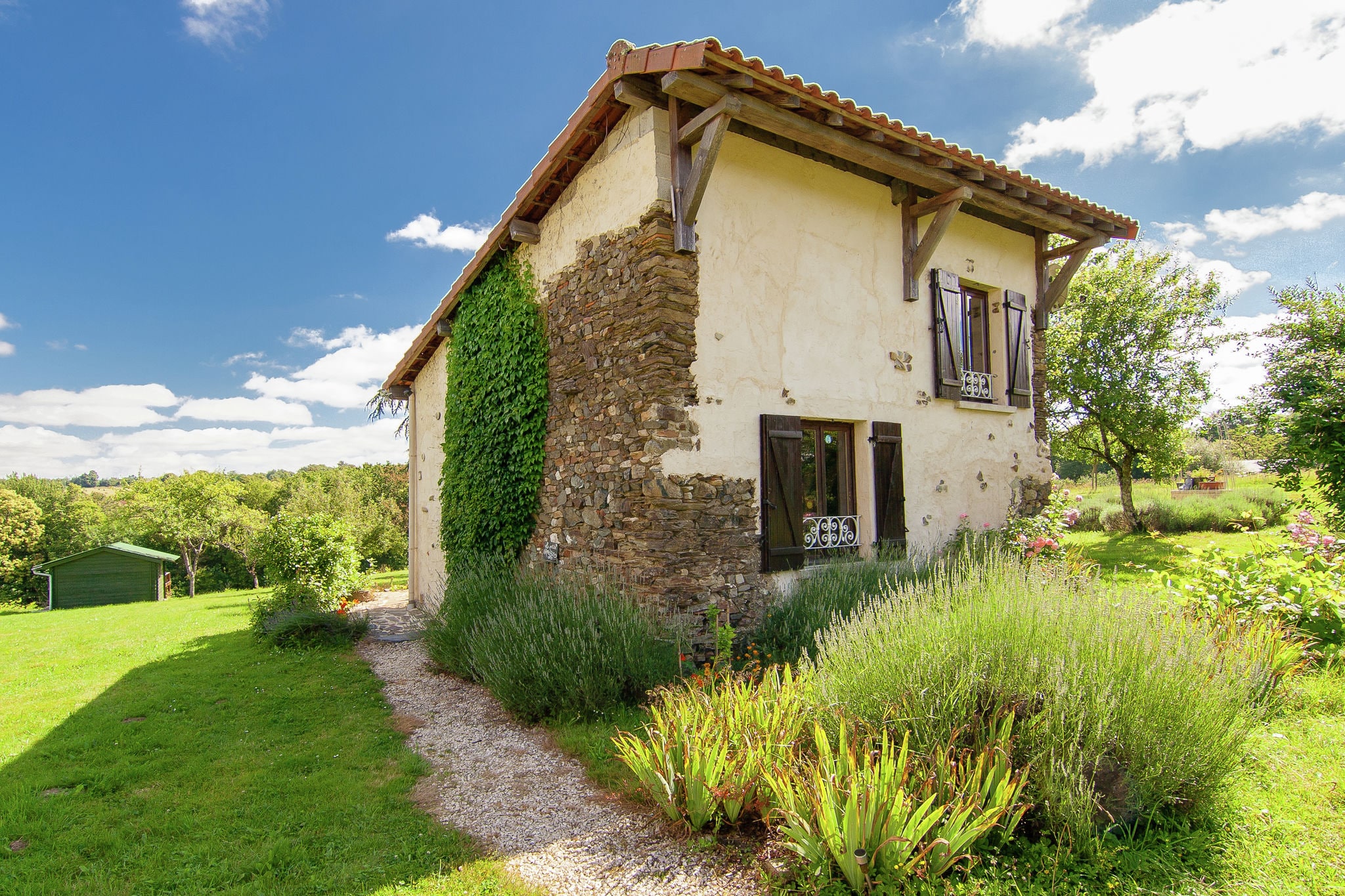 Rustic Cottage in peaceful Dordogne with Terrace
