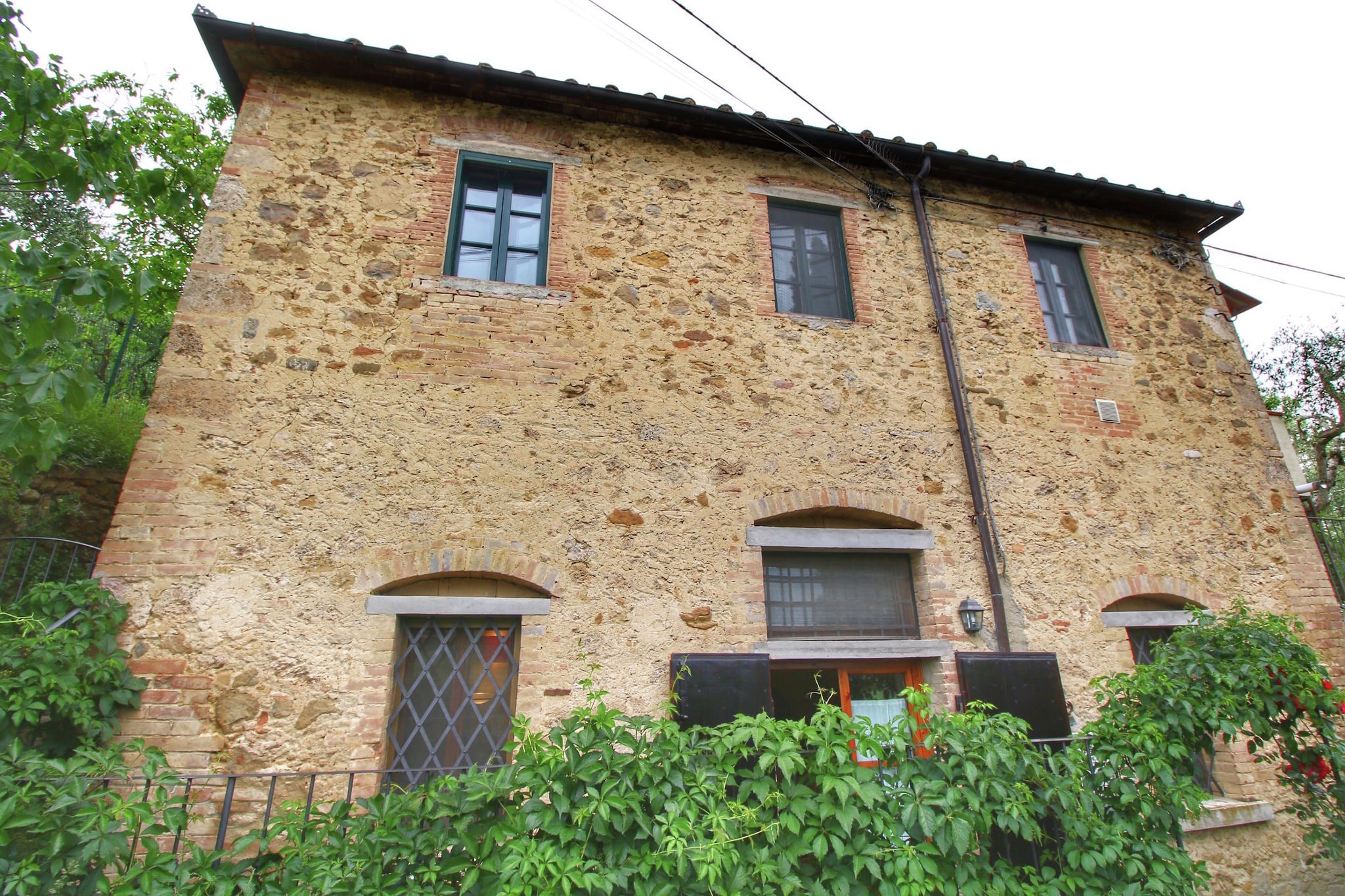 Boutique Cottage in Poggibonsi with Pool