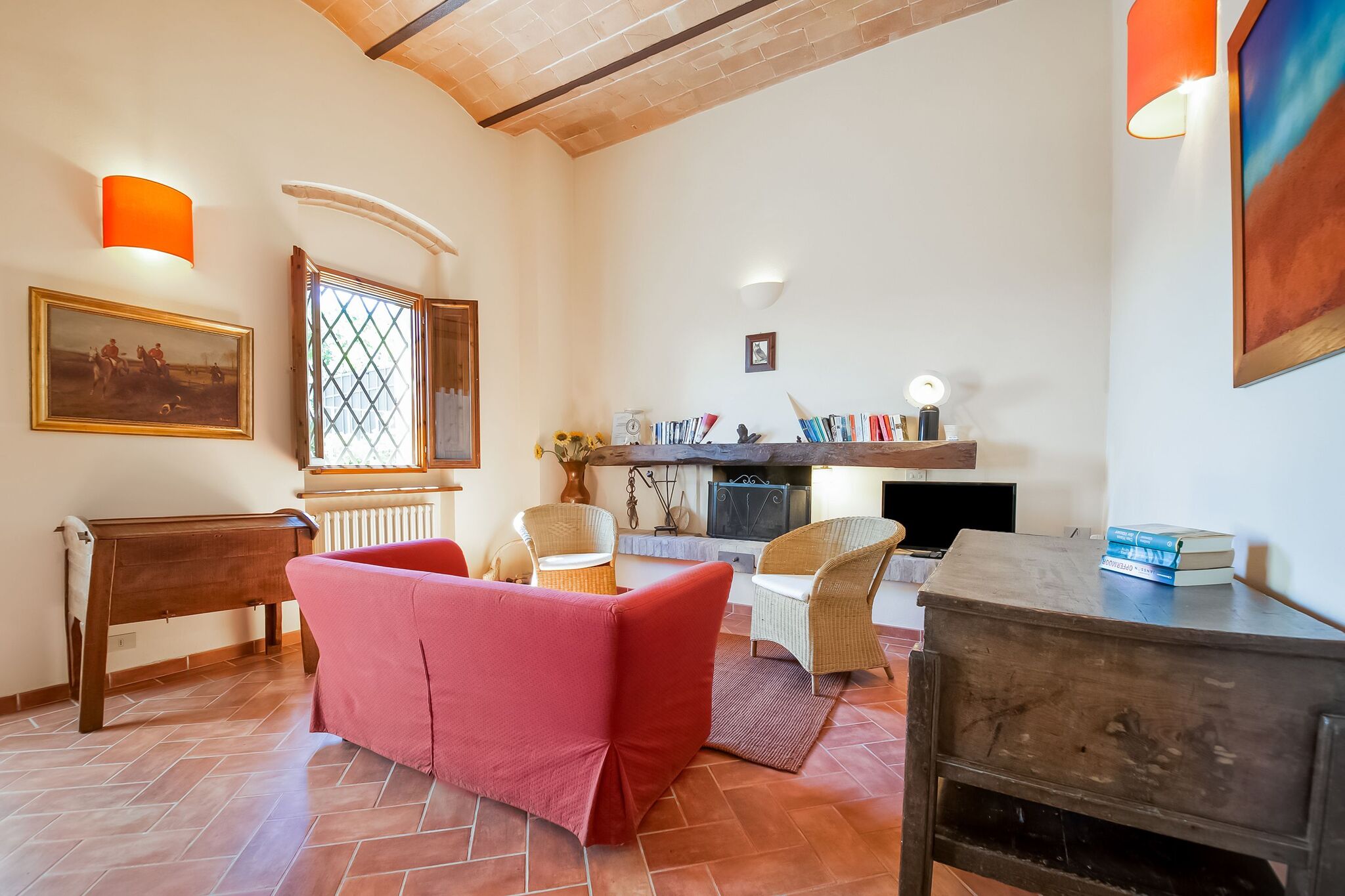 Boutique Cottage in Poggibonsi with Pool