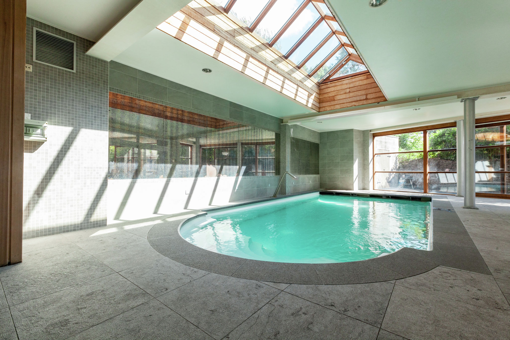 Luxuriöse Villa mit Pool und Sauna in Gehweite zum Meer