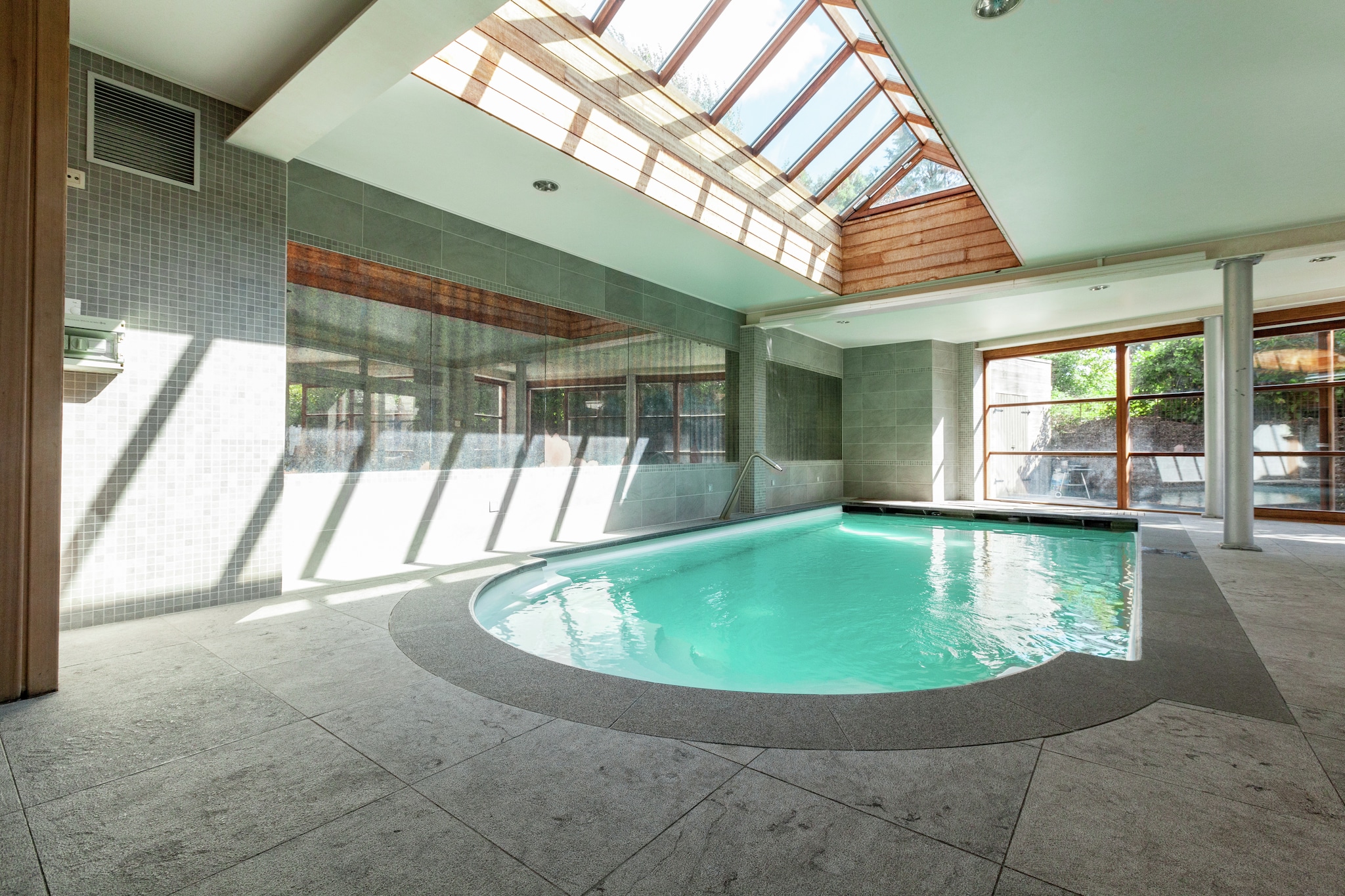 Villa avec piscine et sauna à distance de marche de la mer