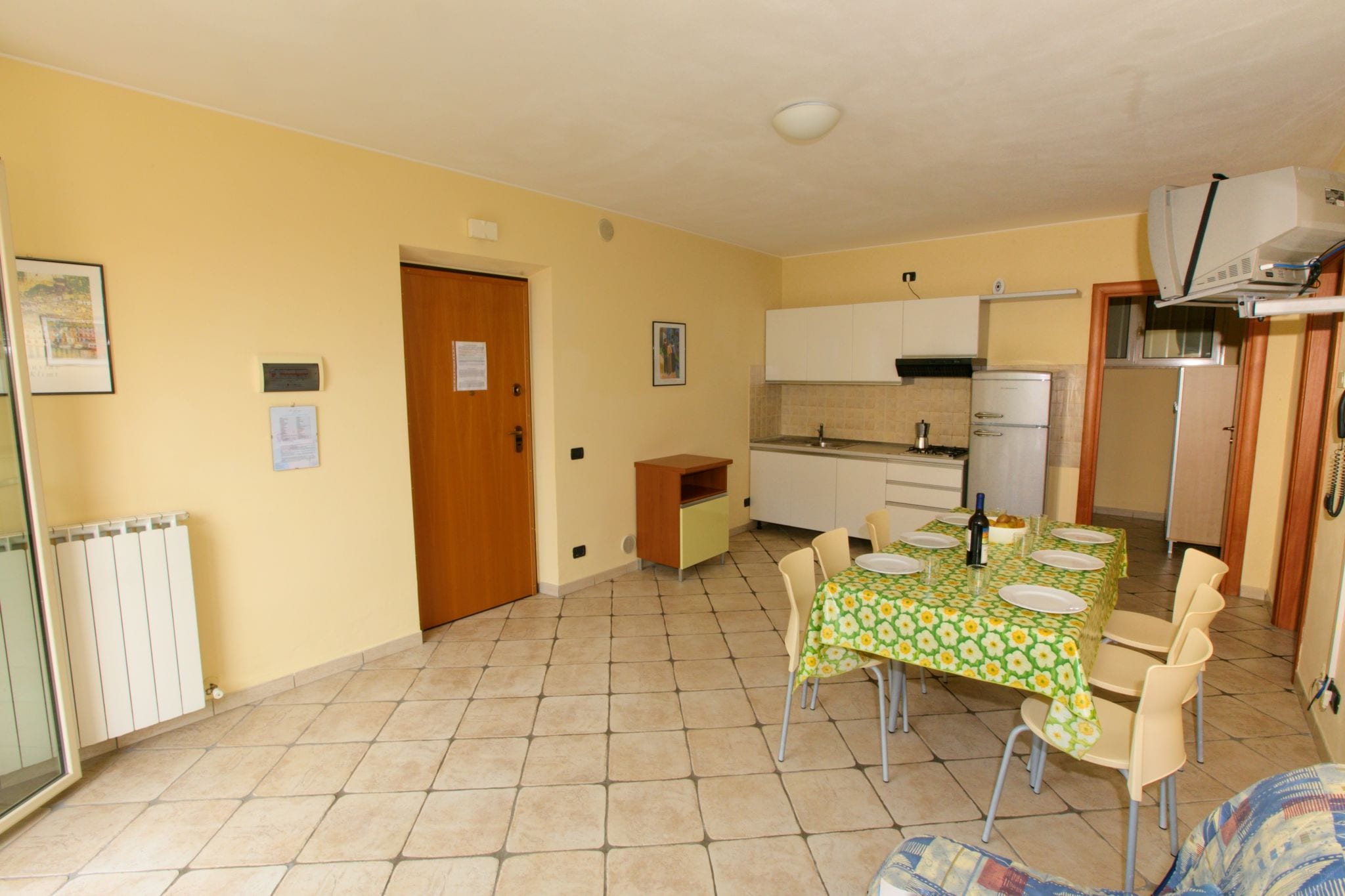 Geräumiges Apartment in Tortoreto mit Swimmingpool