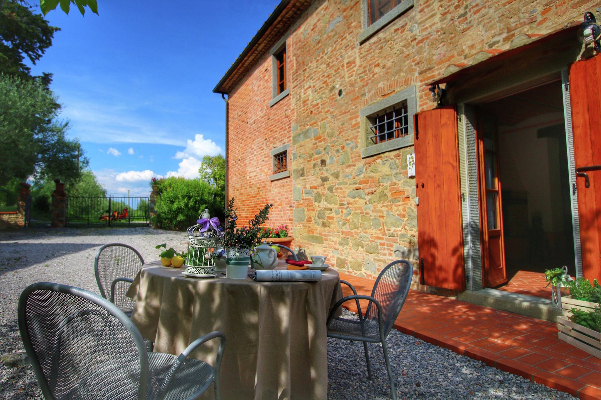 A charming agritourism complex in the Chiana Valley.