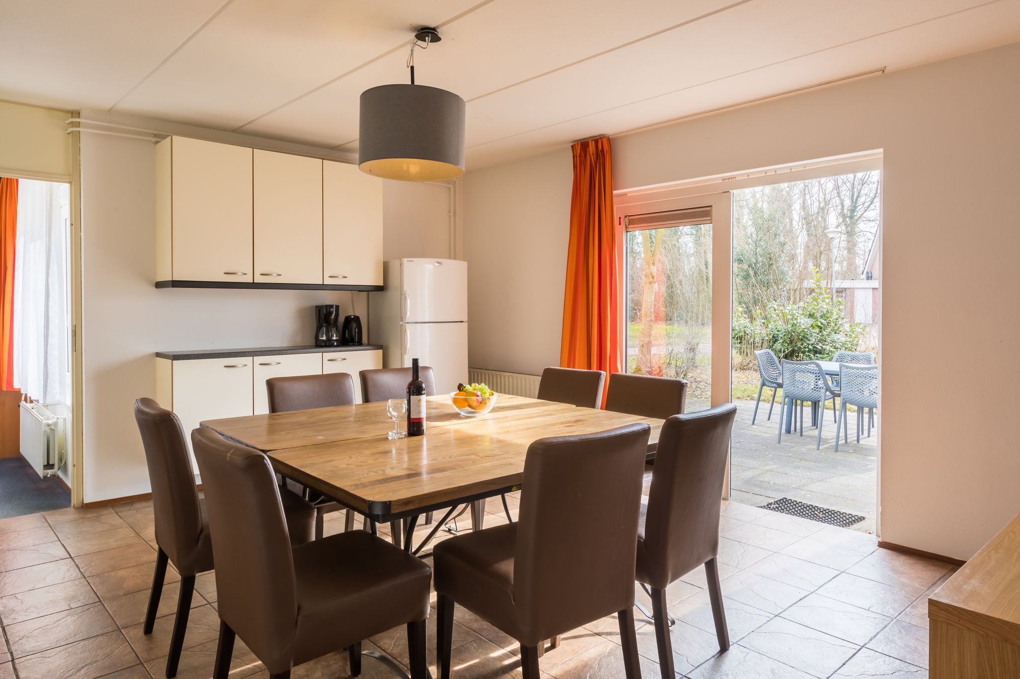 Spacious bungalow with dishwasher, near the Hunebedcentrum