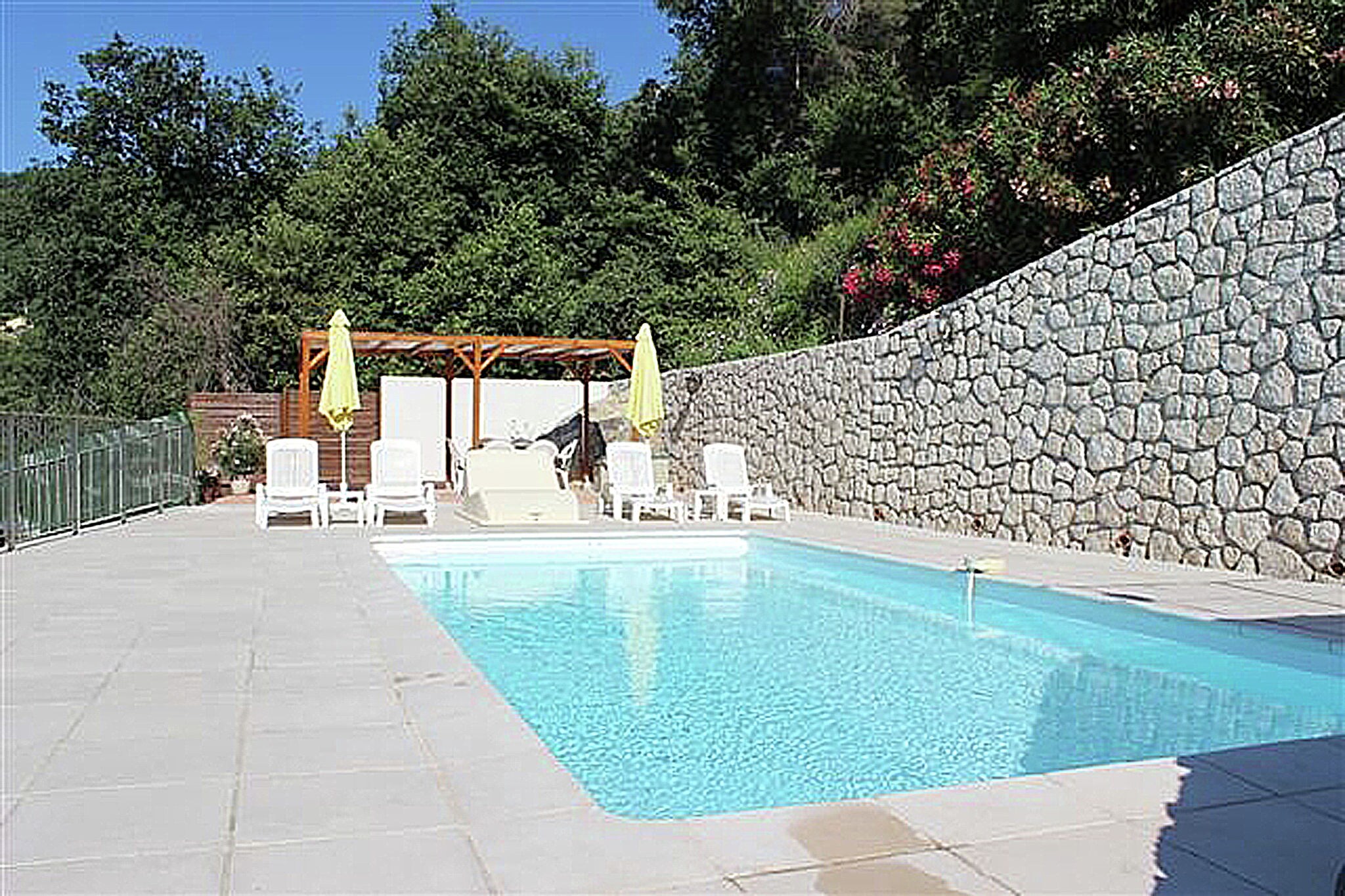 Ruime vakantievilla in Gattières met privézwembad