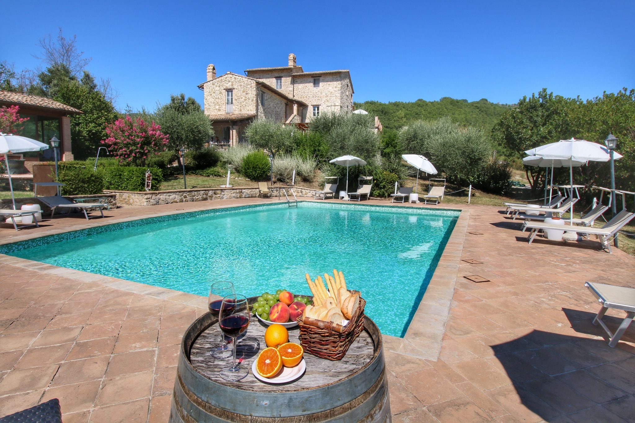 Rustiek appartement vlak bij Assisi, Umbria met zwembad