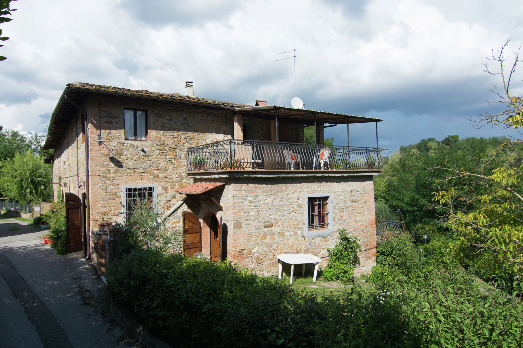 Traditionelles Ferienhaus in Montaione mit Pool