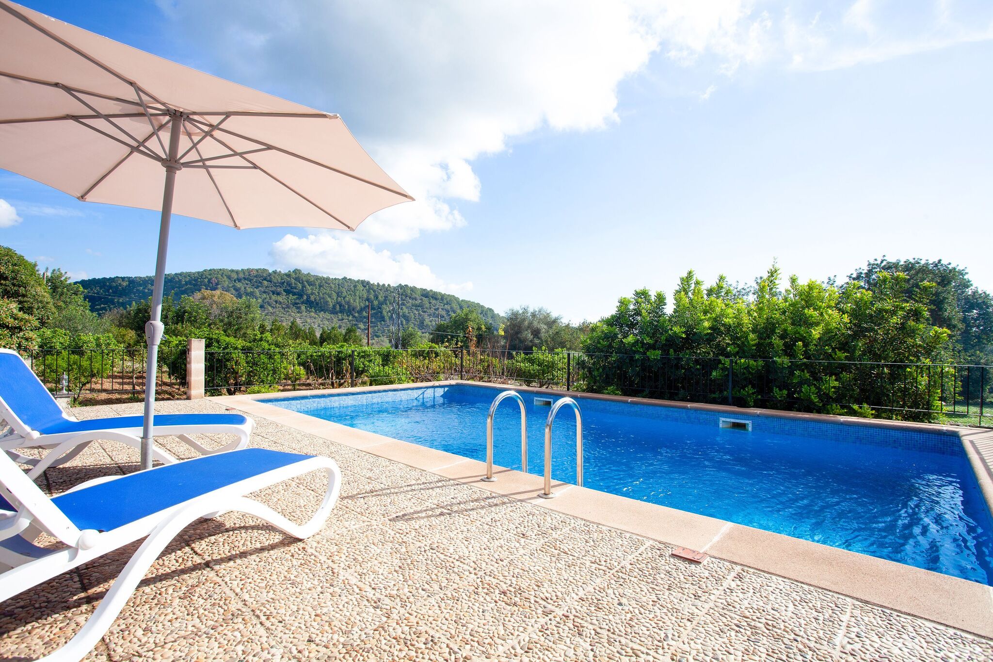 Vakantiehuis met privézwembad in de uitlopers van de Campanet-vallei