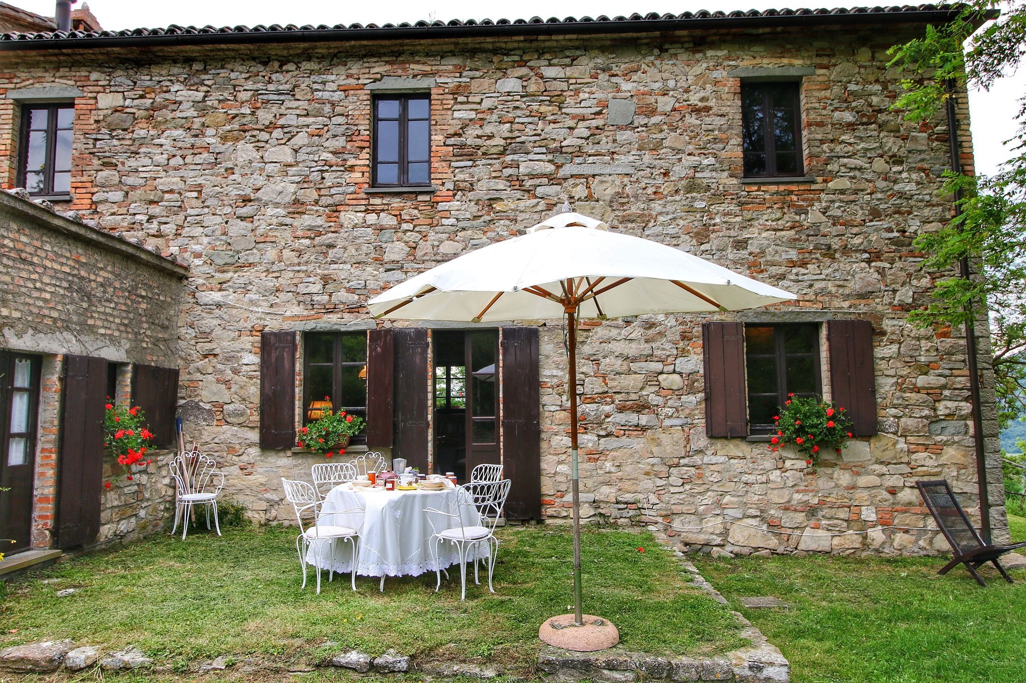 Farmhouse near Centre in Umbertide with Garden and Alpacas