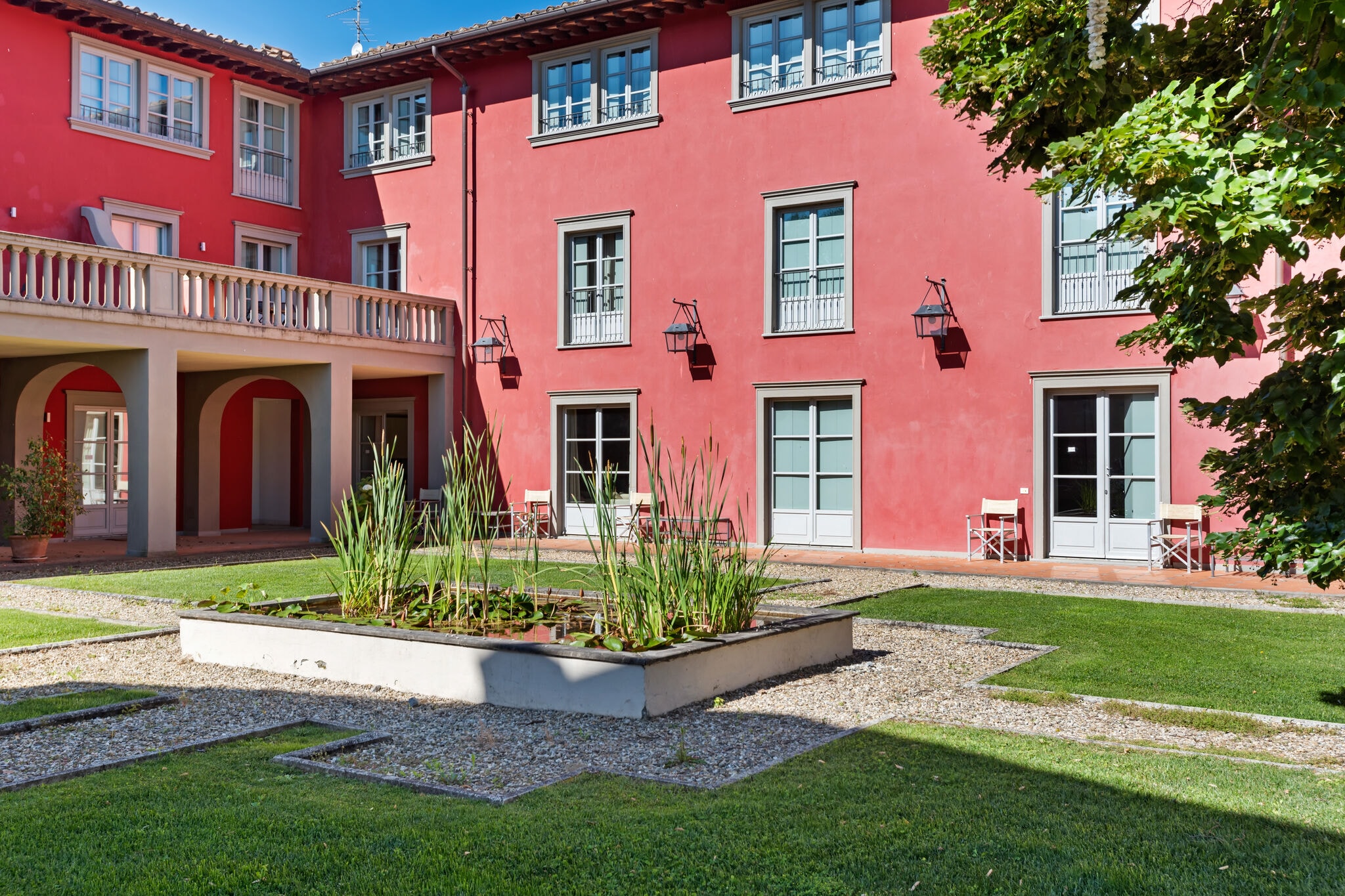Modernes Ferienhaus in Rignano sull'Arno mit Schwimmbad