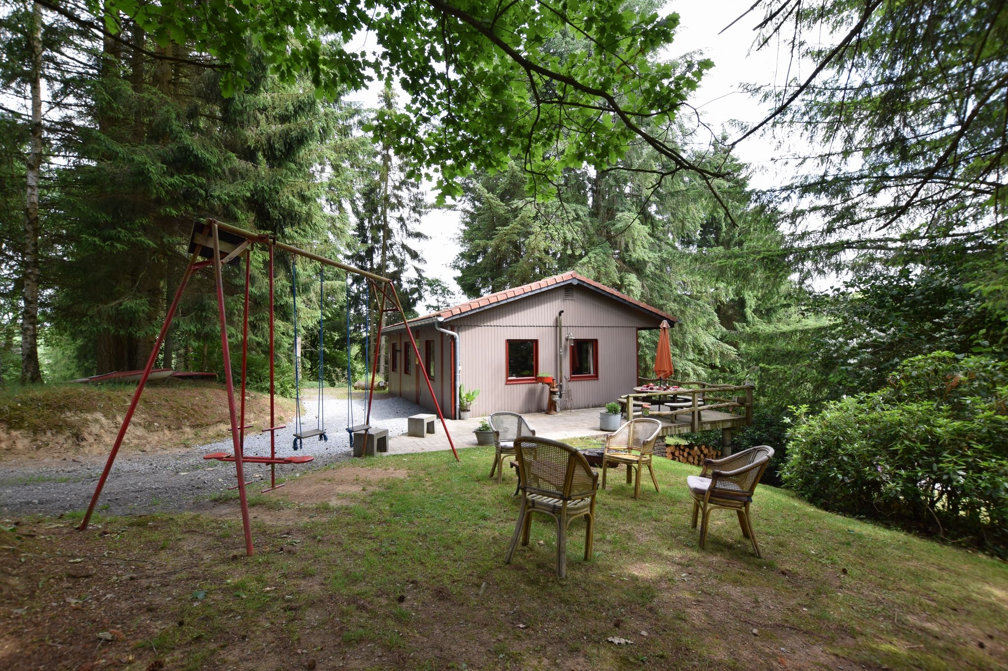 Chalet in a green and peaceful environment.