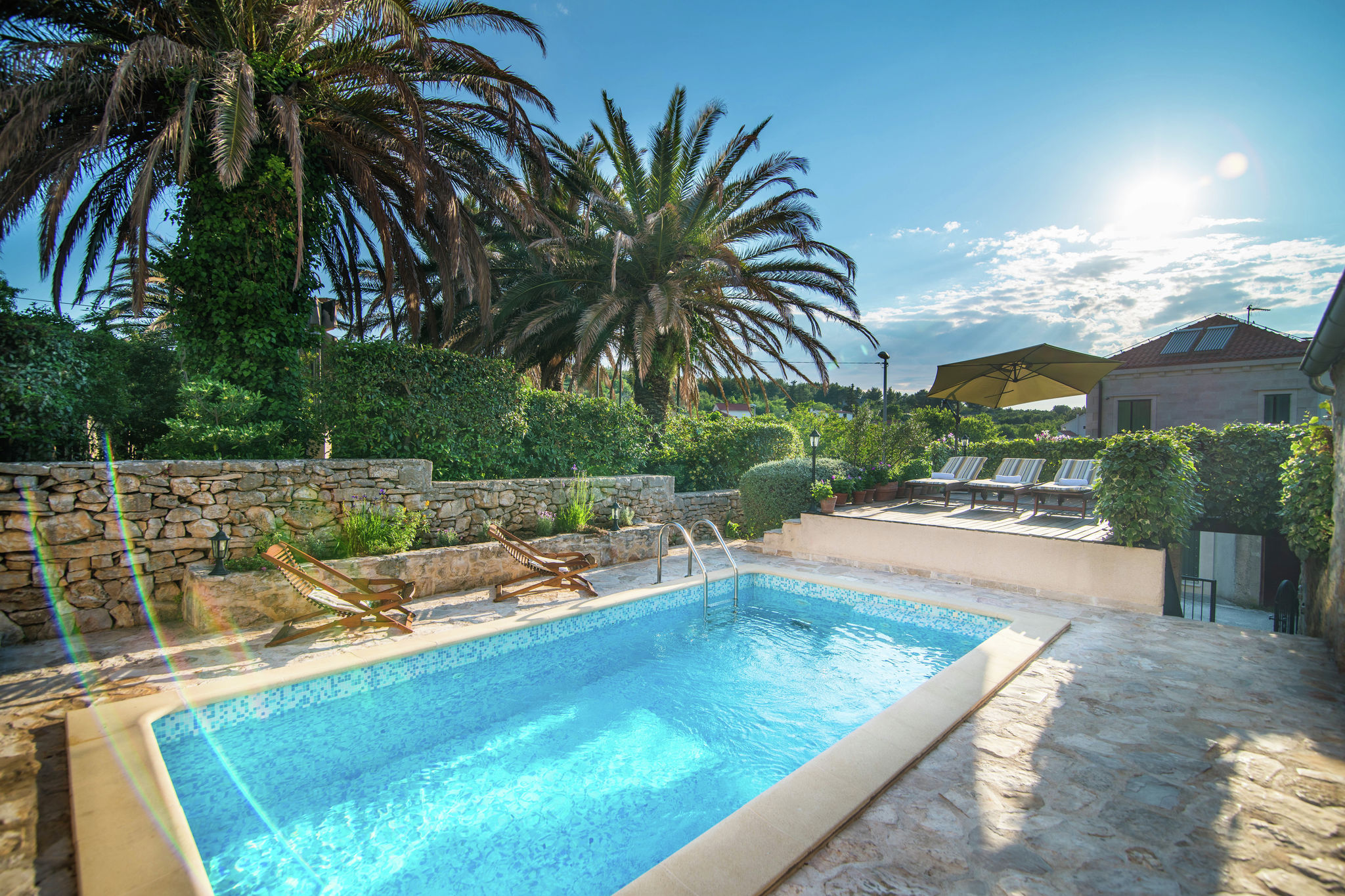 Authentic villa with pool on the island of Brac, 800 m from the beach