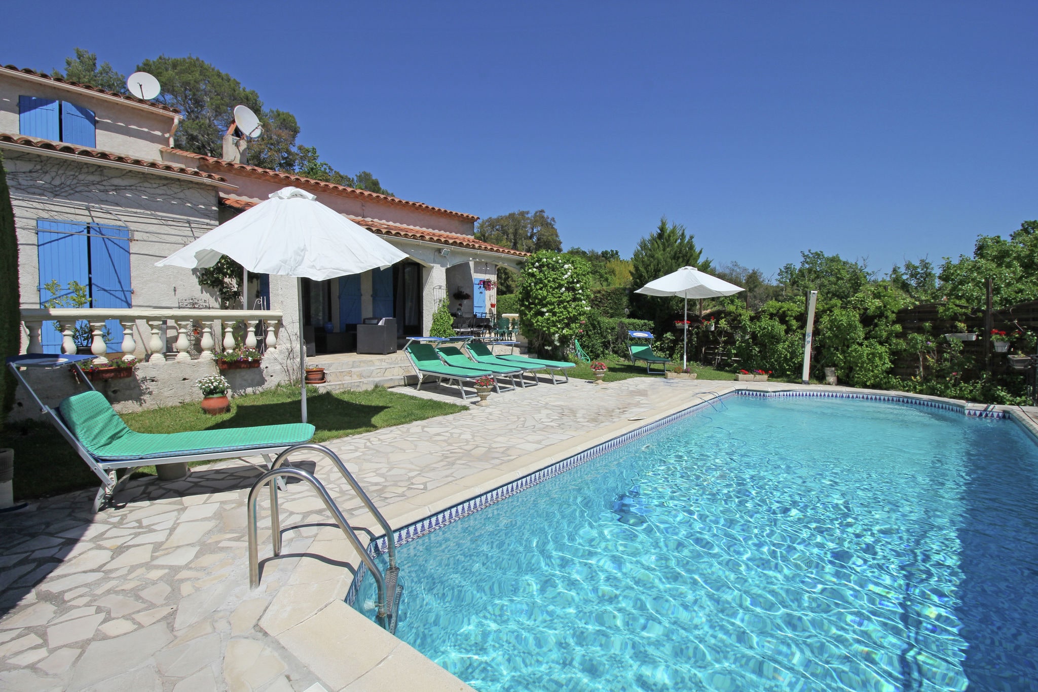 Superbe maison à Bagnols-en-Forêt avec piscine privée