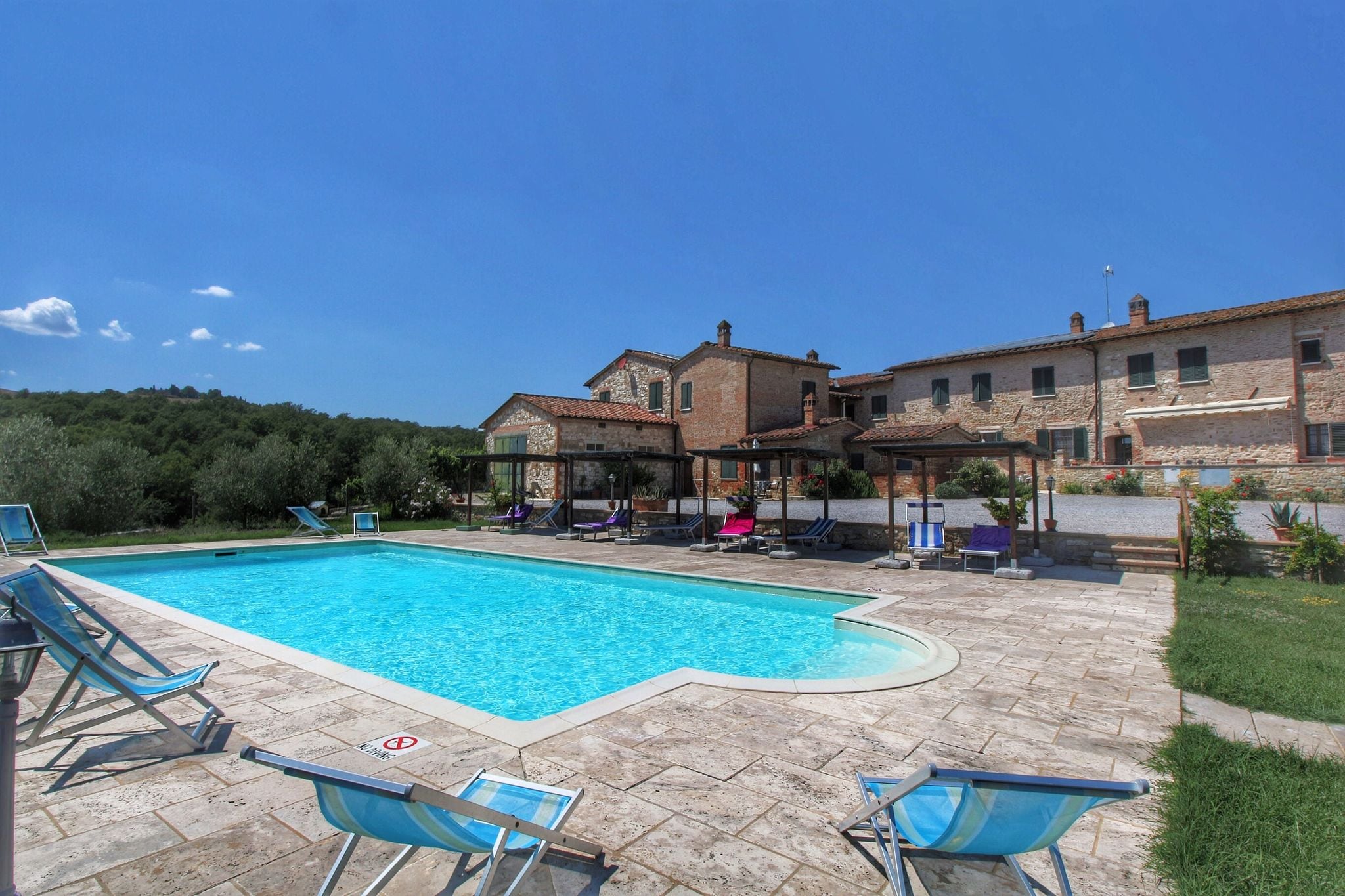 Wunderschönes Ferienhaus in Asciano mit Schwimmbad