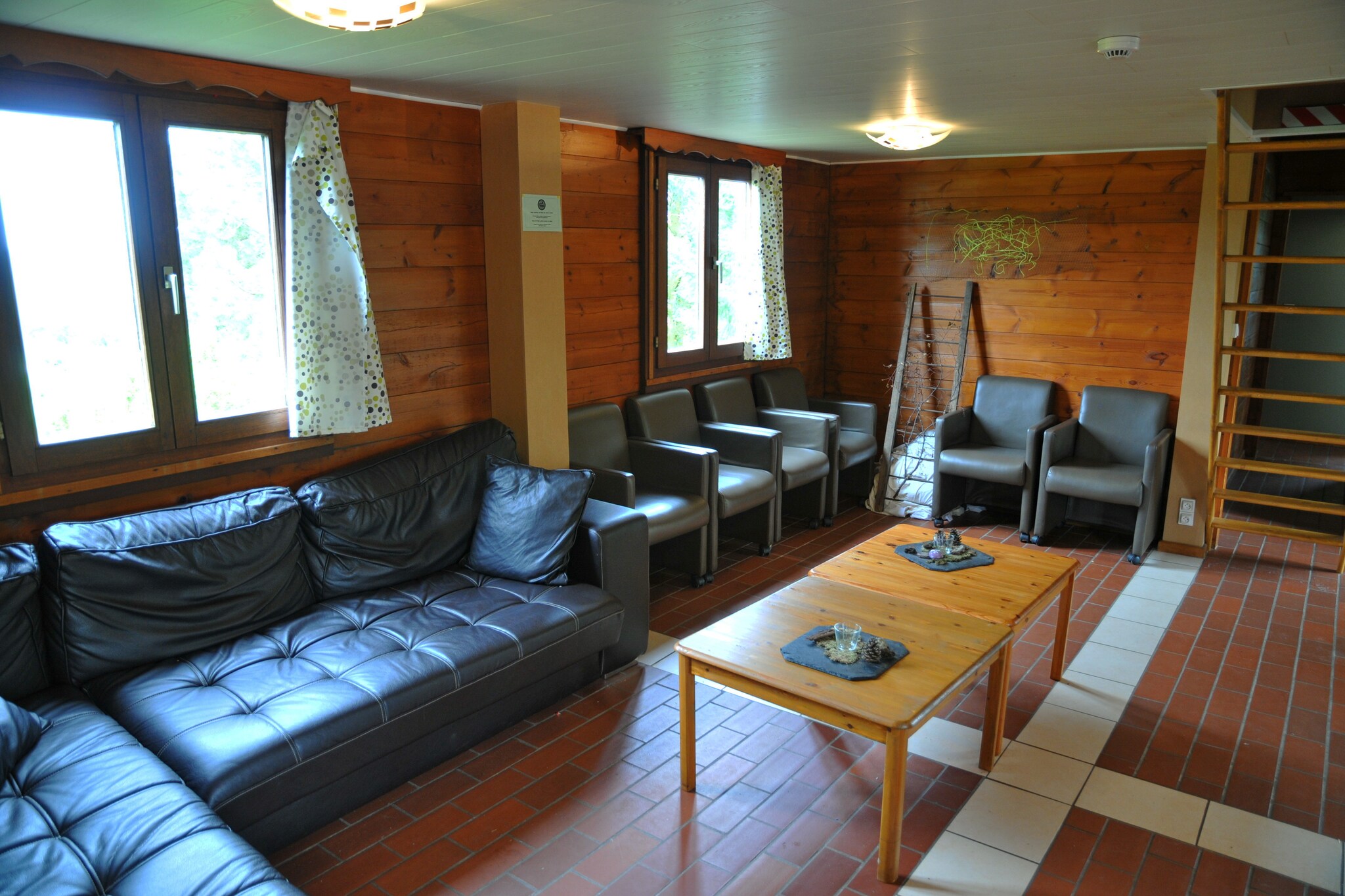 Vakantiehuis Houyet max. 14 personen 2 huisdieren 6 slaapkamers sauna #8