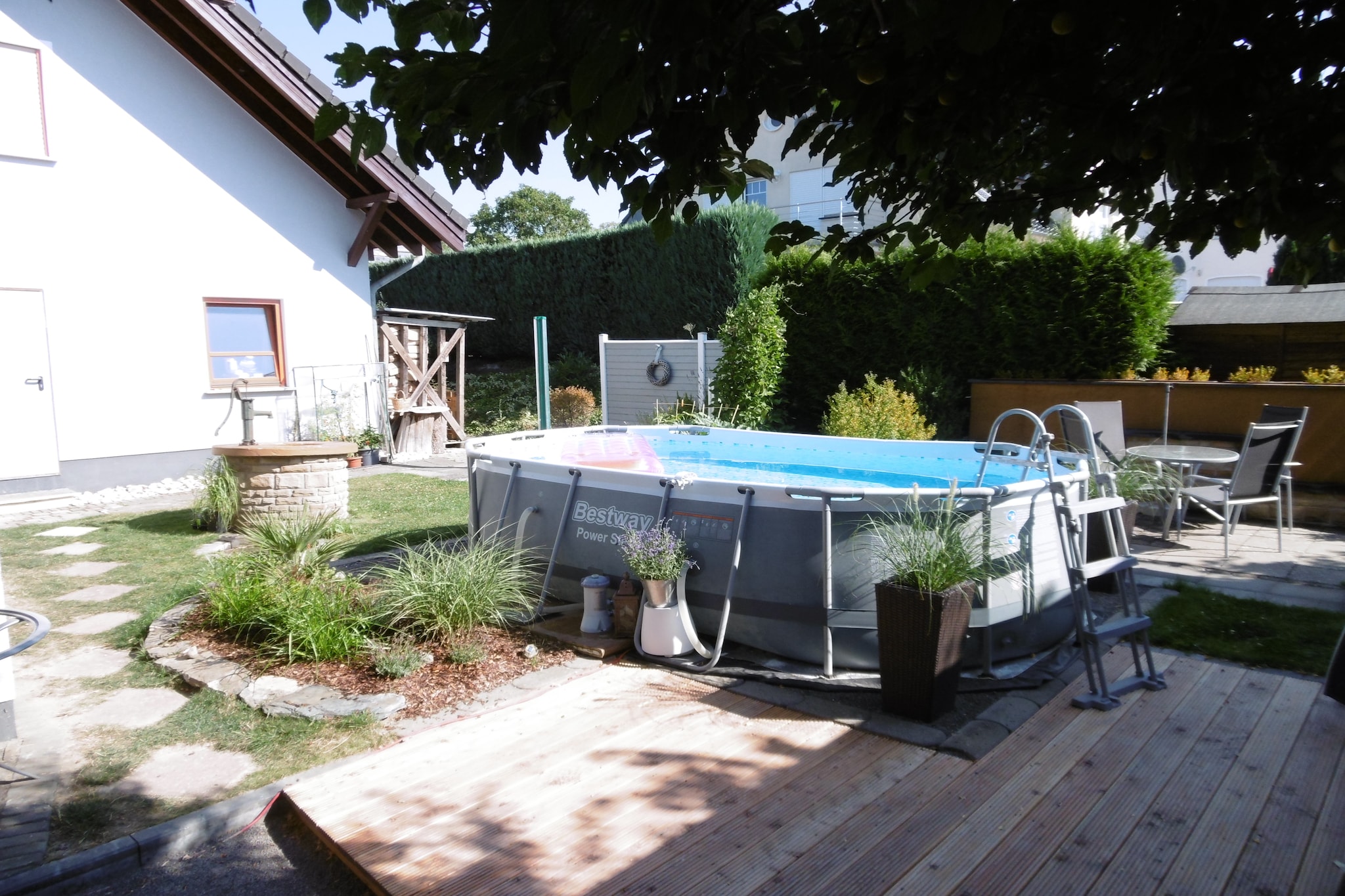 Located in Beltheim, this cosy apartment features 2 bedrooms for 4 people. Ideal for 2 couples travelling together, guests can take a dip in the shared swimming pool and access free WiFi at this child-friendly property.
To enjoy the local cuisine and experience the local nightlife, you can drive down 5 km. The town center is located 1000 m away. Around the property, you can find numerous mountains, vineyards and picturesque towns.
Guests can lounge in the lush green shared garden with a hot barbecue and enjoy a view of the sprawling landscape. The balcony offers a lovely place to relax outdoors. The kitchen is well-equipped with an oven, refrigerator, coffee machine and microwave. This child-friendly property also features a childrens bed, and high chair. Guests can cosy around the stove for warmth while a heating facility is also available.
Public transport is available 5 km away while the nearest airport is 25 km away.