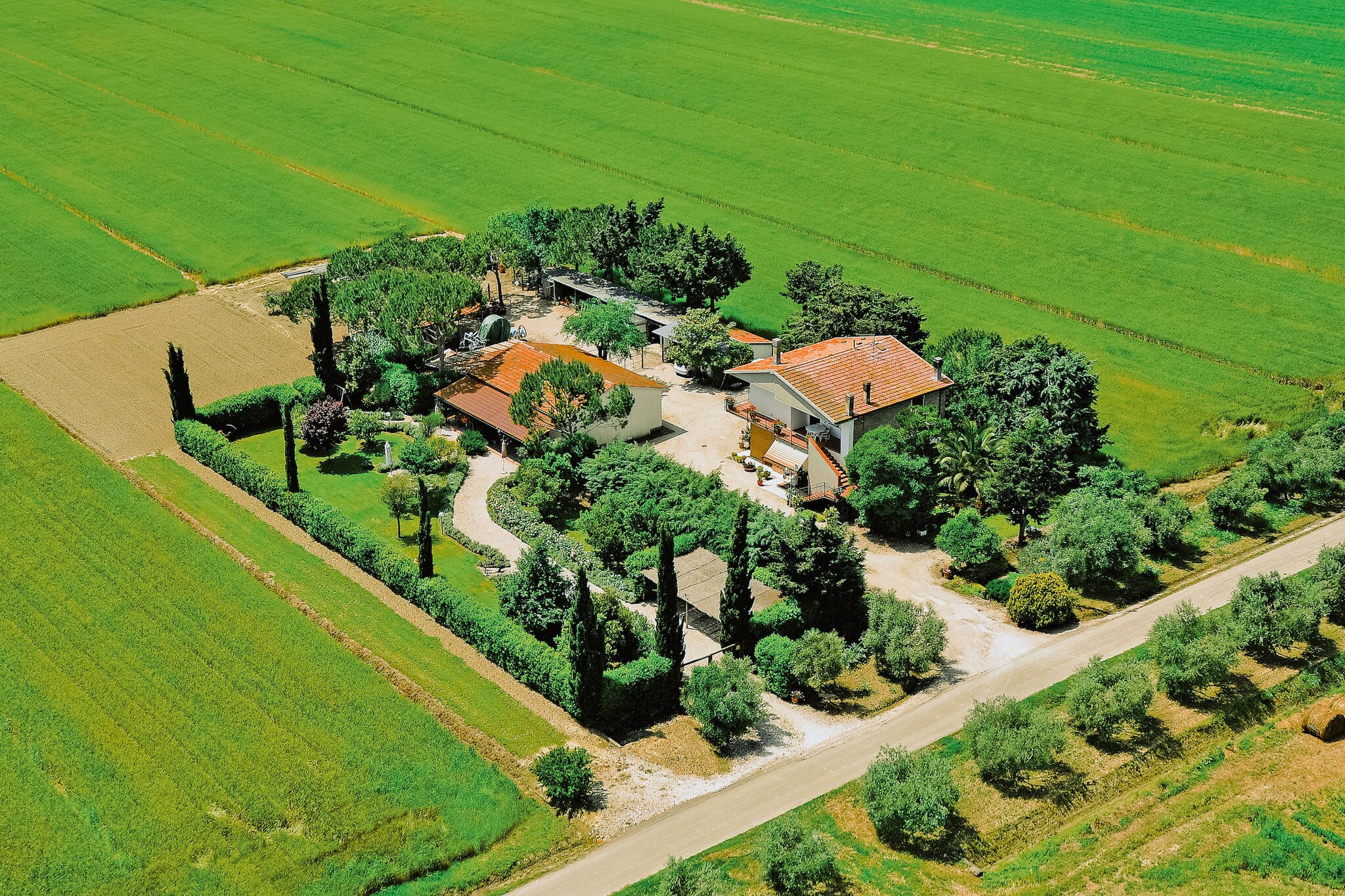 Farmhouse with spacious garden in the Maremma region, near the sea