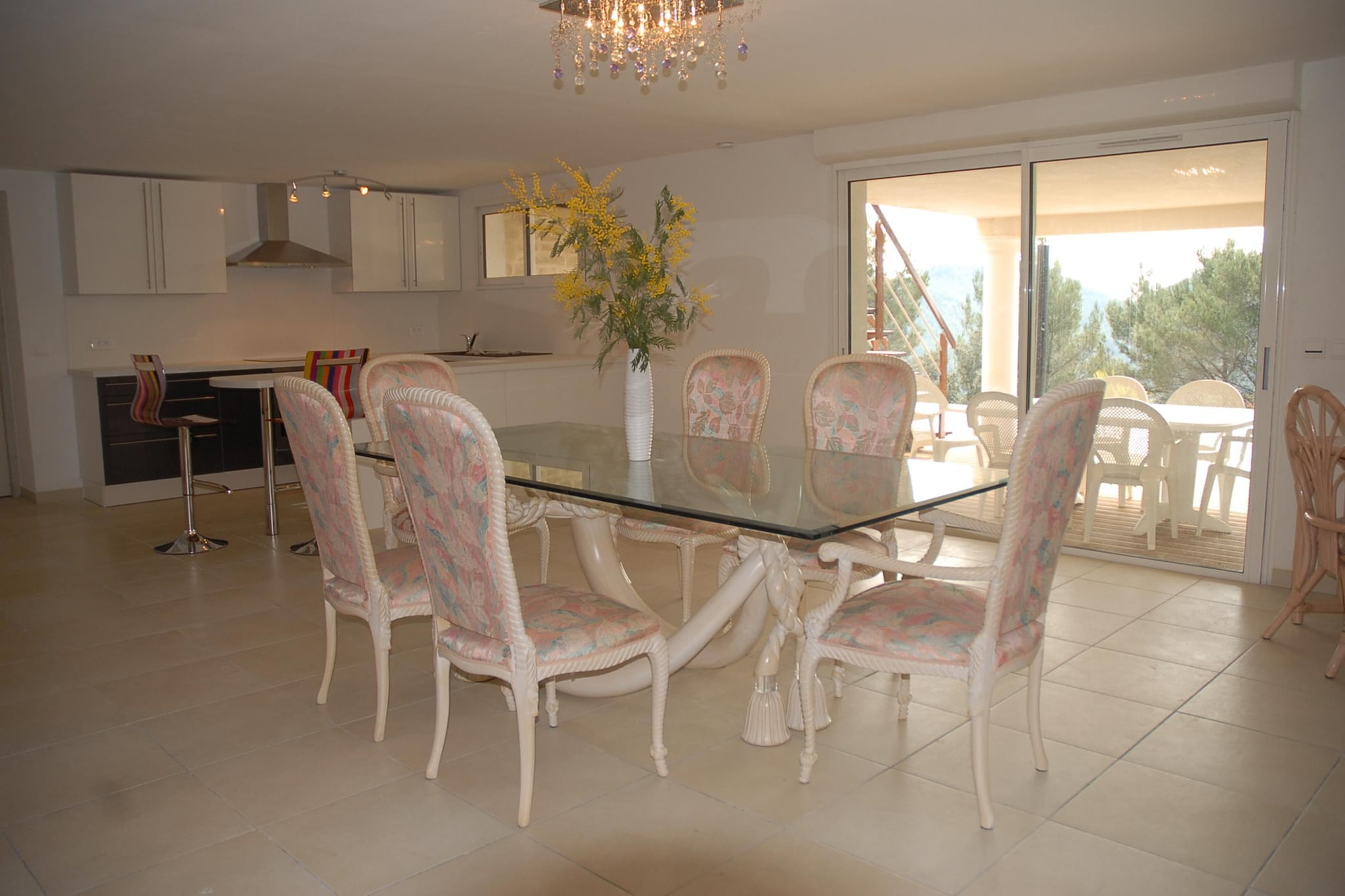 Villa d'EDEN - Eetkamer
