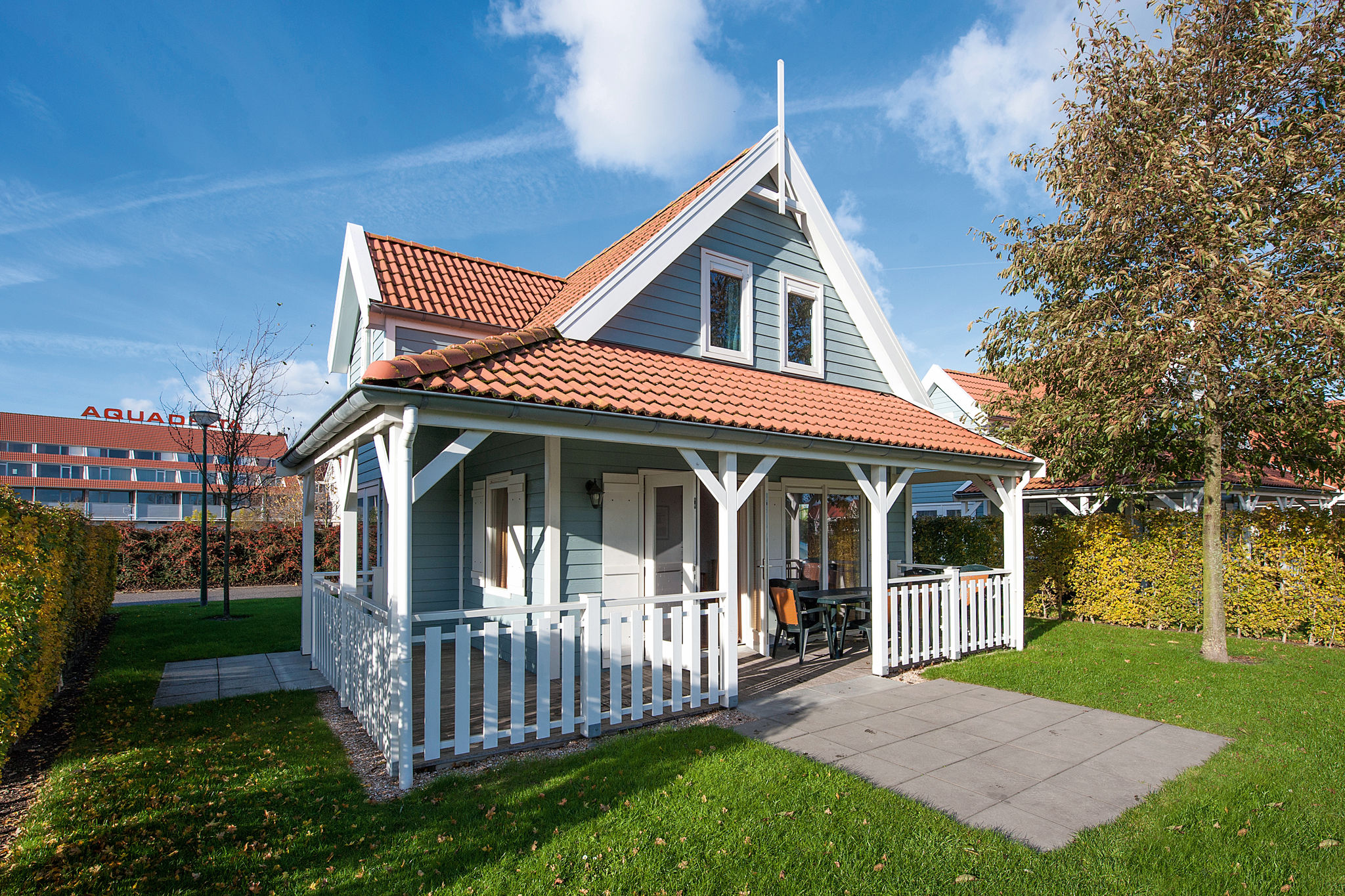 Comfortabele villa met veranda, op een vakantiepark vlakbij het Grevelingenmeer