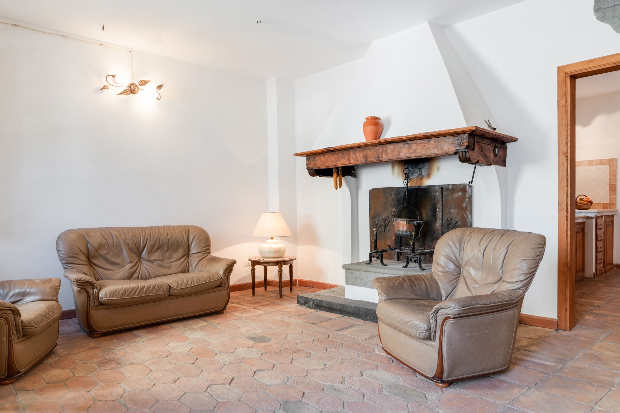 An optional utilities and service fee of EUR 50,00 will be charged before your arrival. Details are given below.<br> Surrounded by the lush landscapes of Casola in Lunigiana, this WiFi-equipped apartment offers a peaceful retreat for up to four guests. The property features a shared terrace, a garden with furniture, and access to a swimming pool (10 x 5 m, open May-September). The ground floor includes a living room with satellite TV and a fireplace, a dining room, and a large kitchen equipped with a gas hob, cooker, oven, dishwasher, fridge-freezer, and washing machine. The first floor houses two comfortable bedrooms with double beds (165 x 190 cm) and two bathrooms, each fitted with a shower, washbasin, toilet, and bidet. Guests can also enjoy a shared bubble bath and sun shower, adding to the relaxation experience. Casola in Lunigiana is rich in history and natural beauty, with attractions such as Torre di Casola, a medieval tower offering panoramic views. Nearby, the Caves of Equi Terme (15 km away) provide a fascinating underground adventure, showcasing stunning rock formations. For a coastal escape, Portovenere (Cinque Terre, 52 km away) offers breathtaking seaside landscapes and charming villages. <br><b> Optional Utilities & Service Package </b><br><b> An optional utilities and service package of EUR 50,00 </b> can be selected prior to your arrival. You will receive a separate communication with the payment link should you wish to include it.<br>This package ensures a seamless stay and conveniently covers services such as final cleaning, utility consumption, service support, and protection against minor damages or incidental costs during your stay.<br>Guests who prefer may manage these services independently, provided the property is returned in good order at check-out.