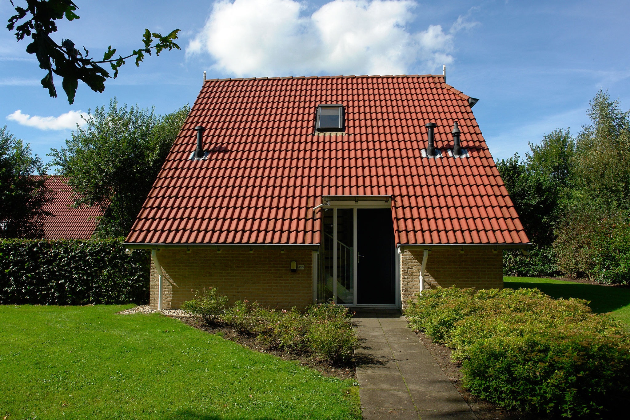 Detached holiday home with WiFi, 20 km from Assen