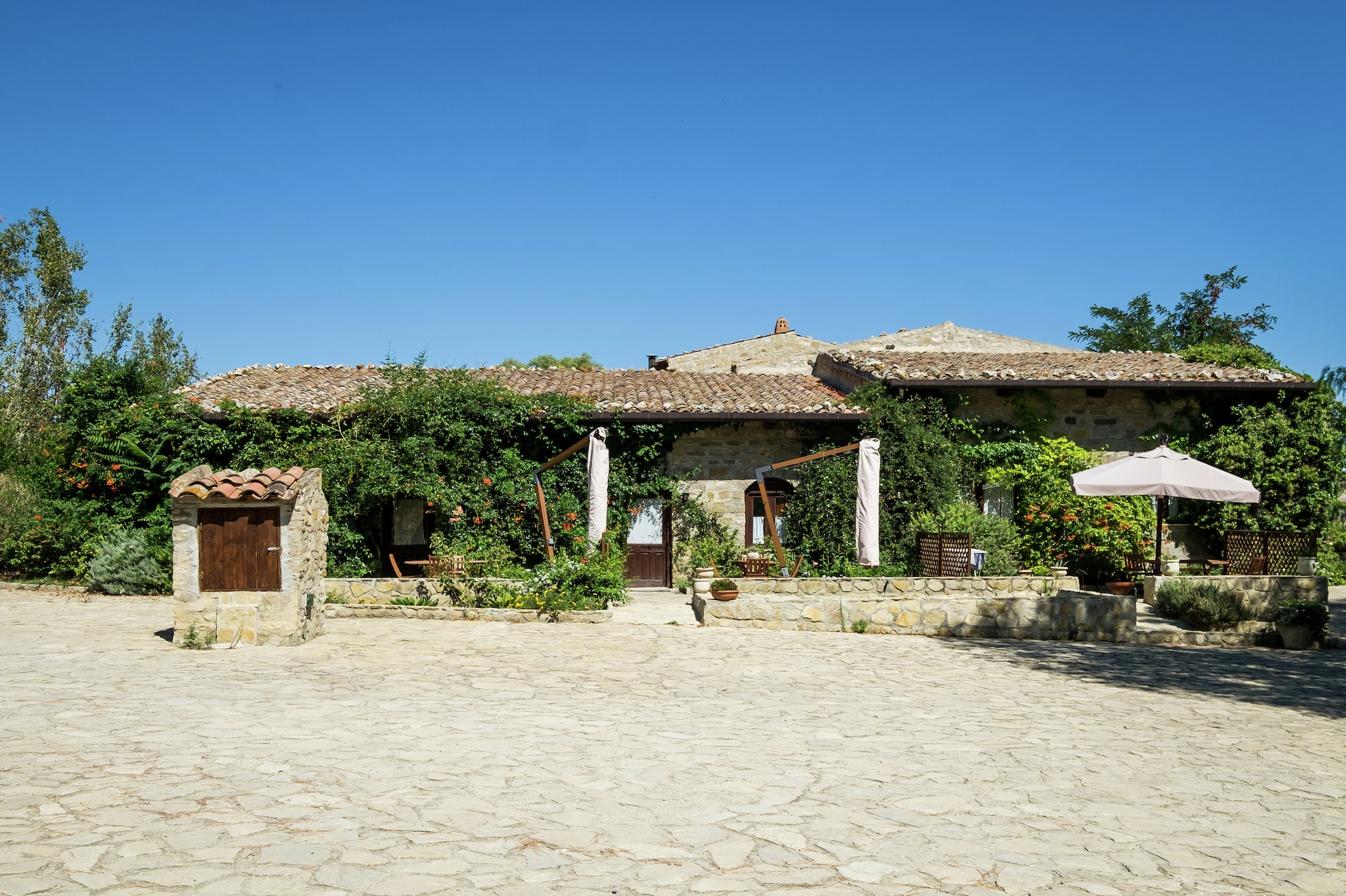 Exterior Summer