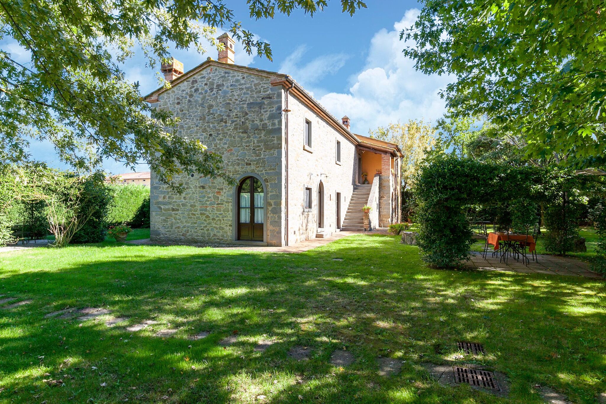 Ruhiges Bauernhaus in Cortona mit Swimmingpool
