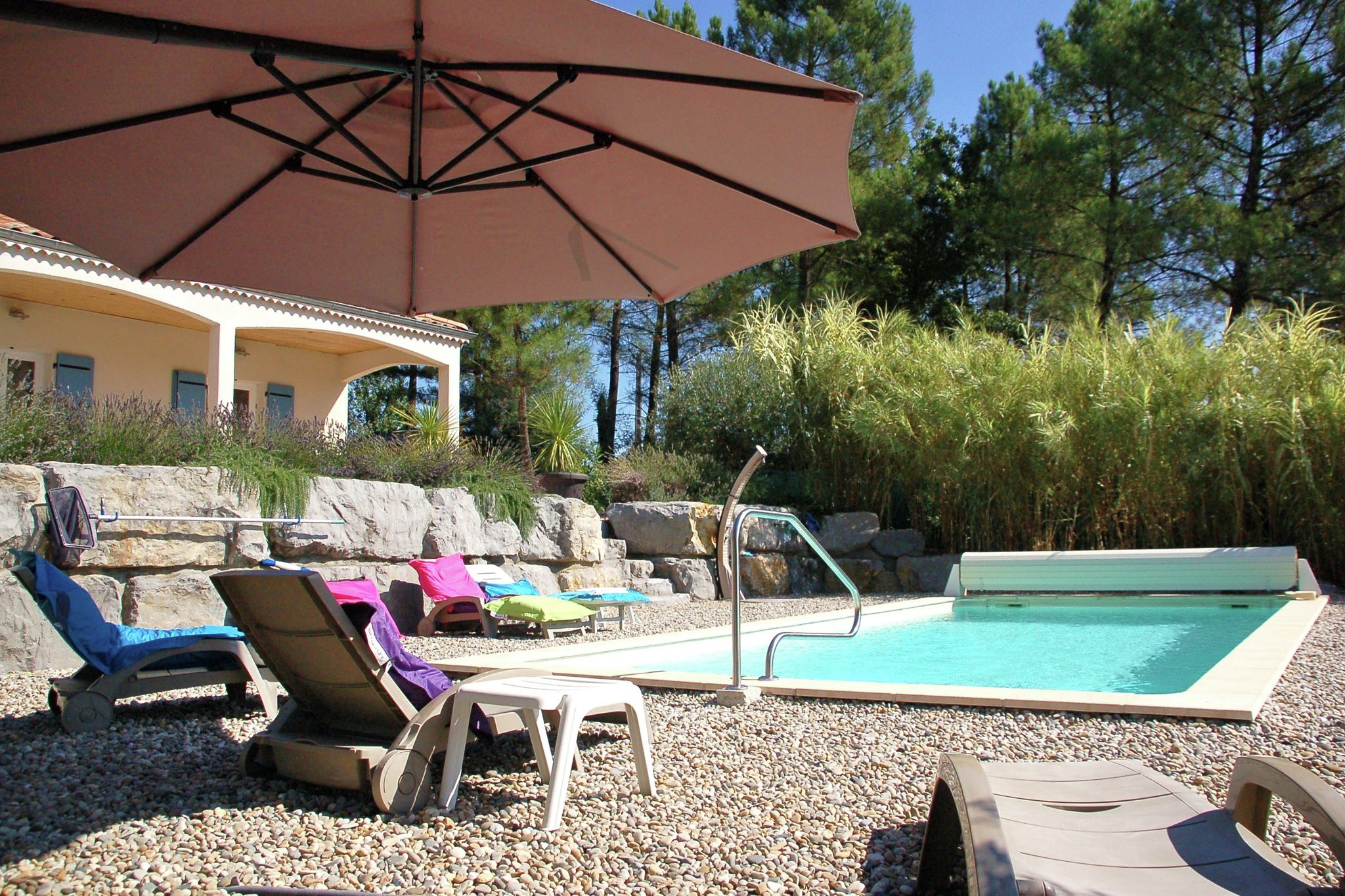 Gelijkvloerse villa met privézwembad in Mediterrane Ardèche