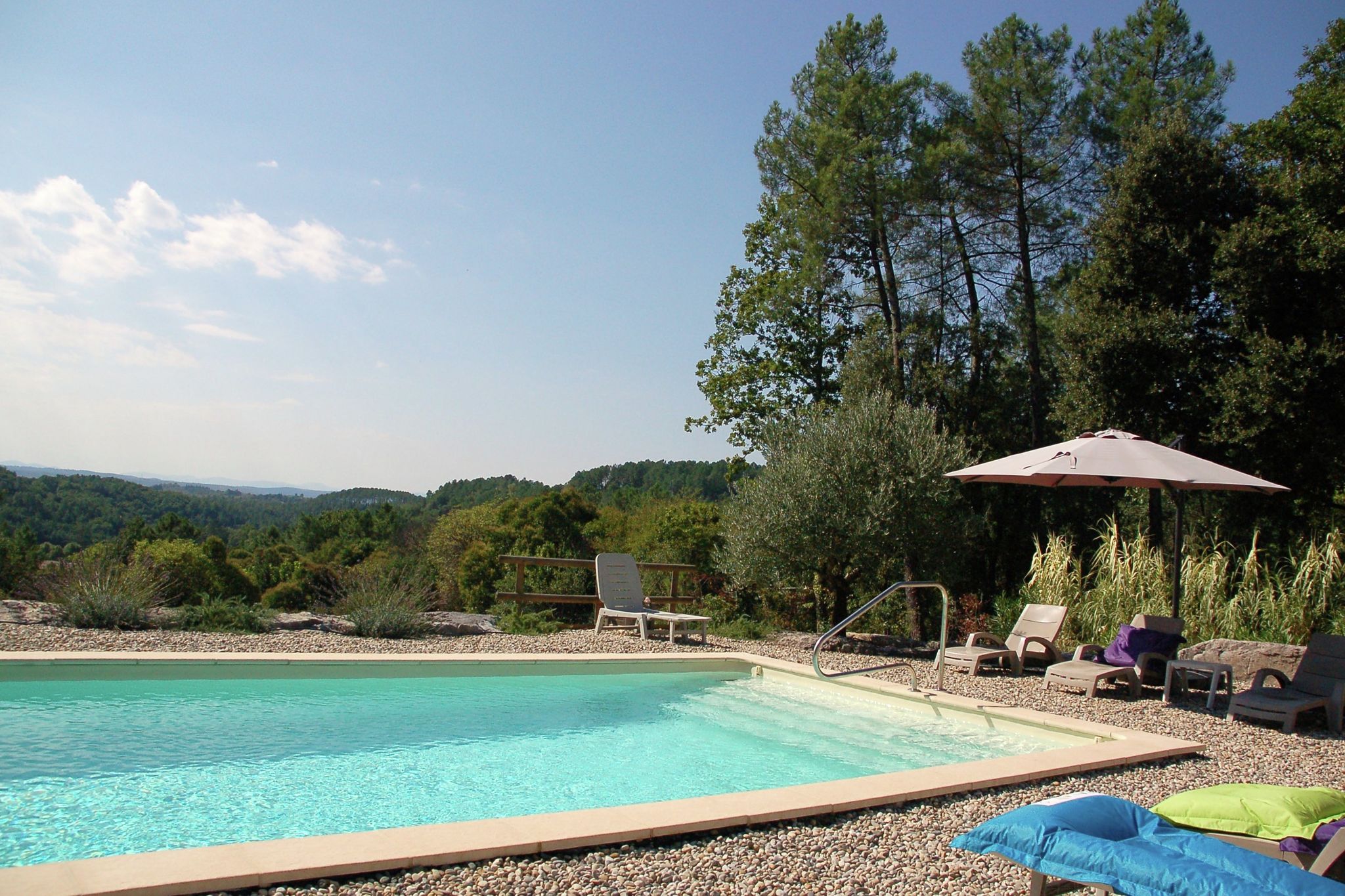 Villa à Vinezac avec grande piscine privée