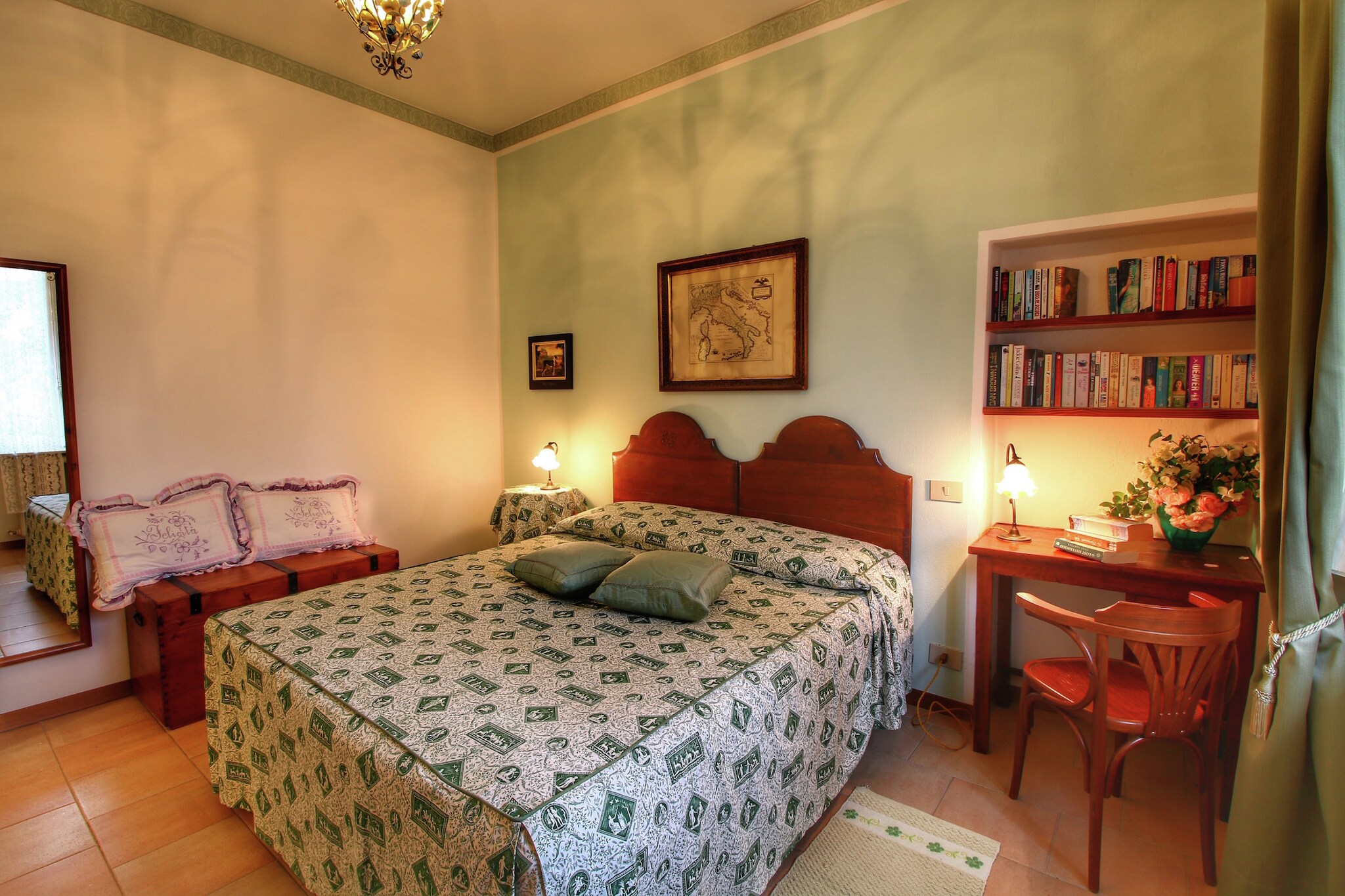 On the 1st floor: (Living room(single sofa bed, TV(satellite), DVD player), open kitchen(oven, microwave, fridge-freezer), bedroom(double bed), bathroom(shower, washbasin, toilet, bidet))\n\nstreamingservice, coffee machine, microwave, shower, washing machine, patio, heating, air conditioning, terrace(private), garden(private), garden furniture, garden furniture, BBQ, parking, deckchairs, parasol, swimming pool(shared with other guests, 12 x 6 m., opened from May upto and including Sep), table tennis table, children\'s bed, ironing board, party games