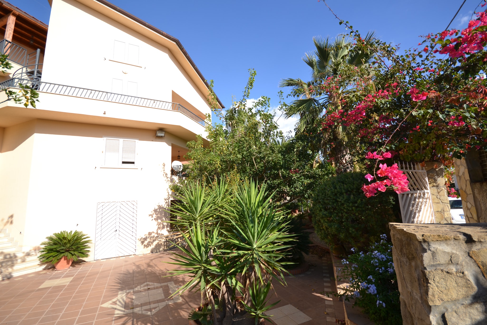 Exterior Summer