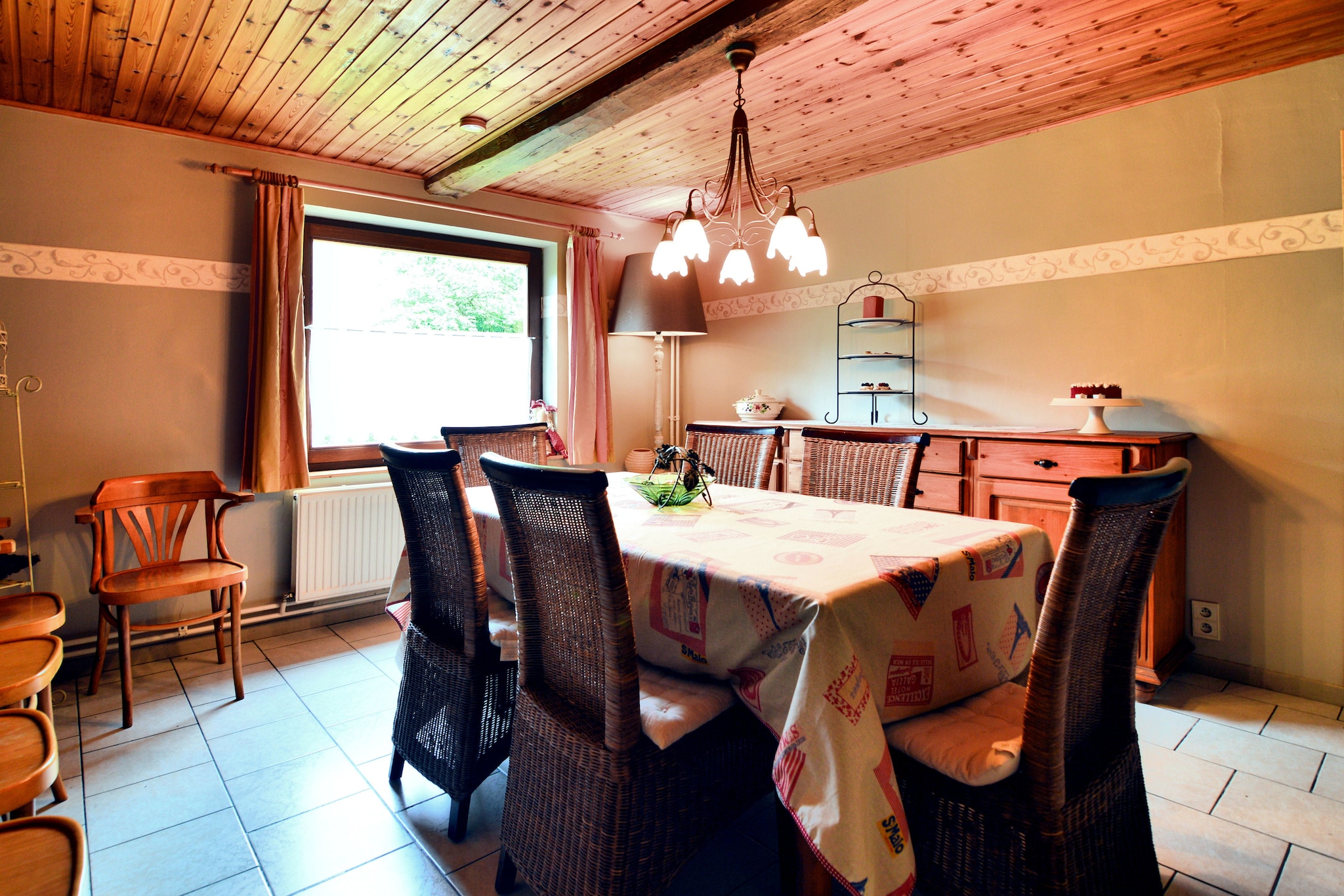 Vakantiehuizen Marcourt EUR-BE-6987-55