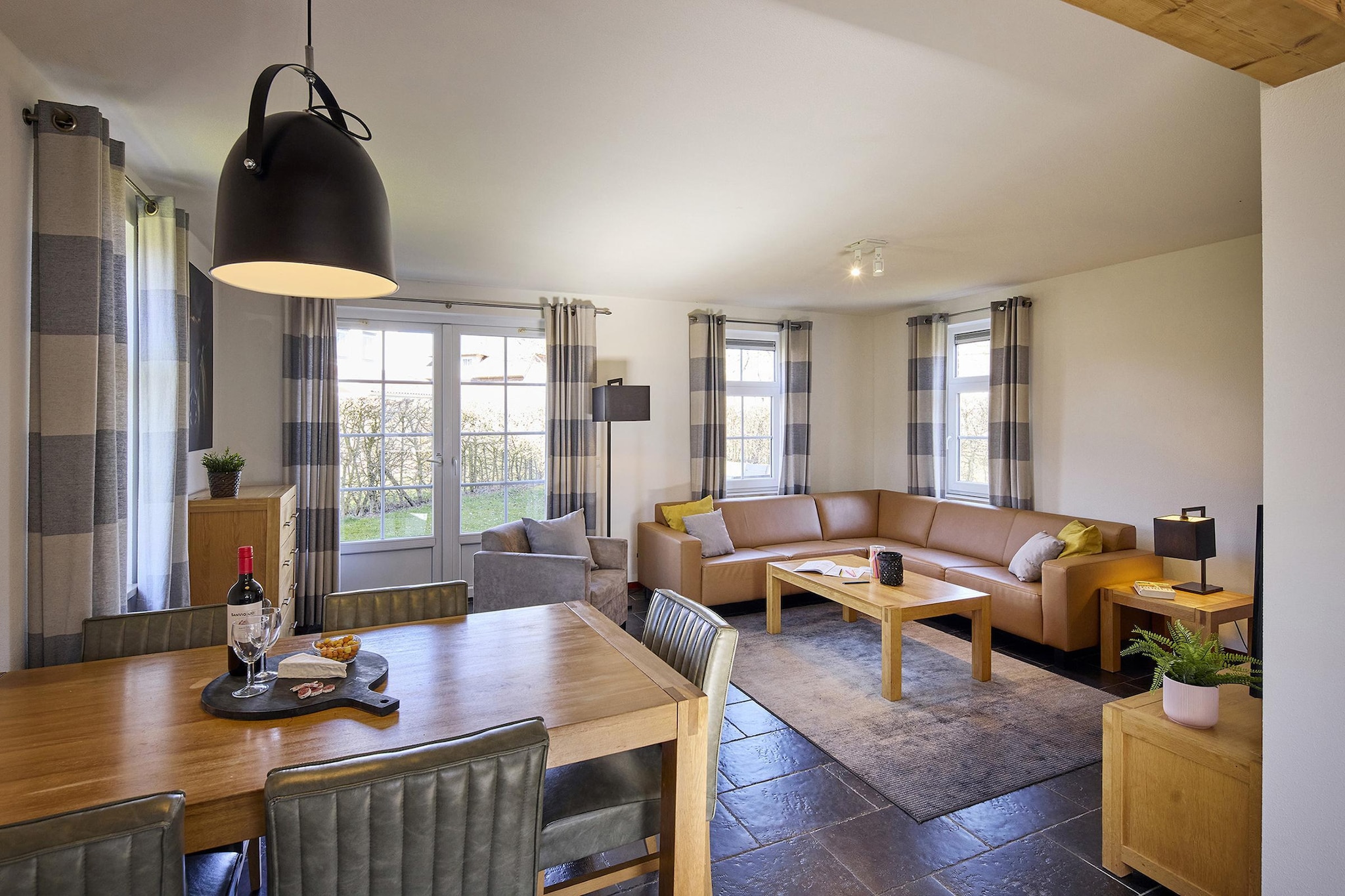 Buitenhof De Leistert 14-Woonkamer