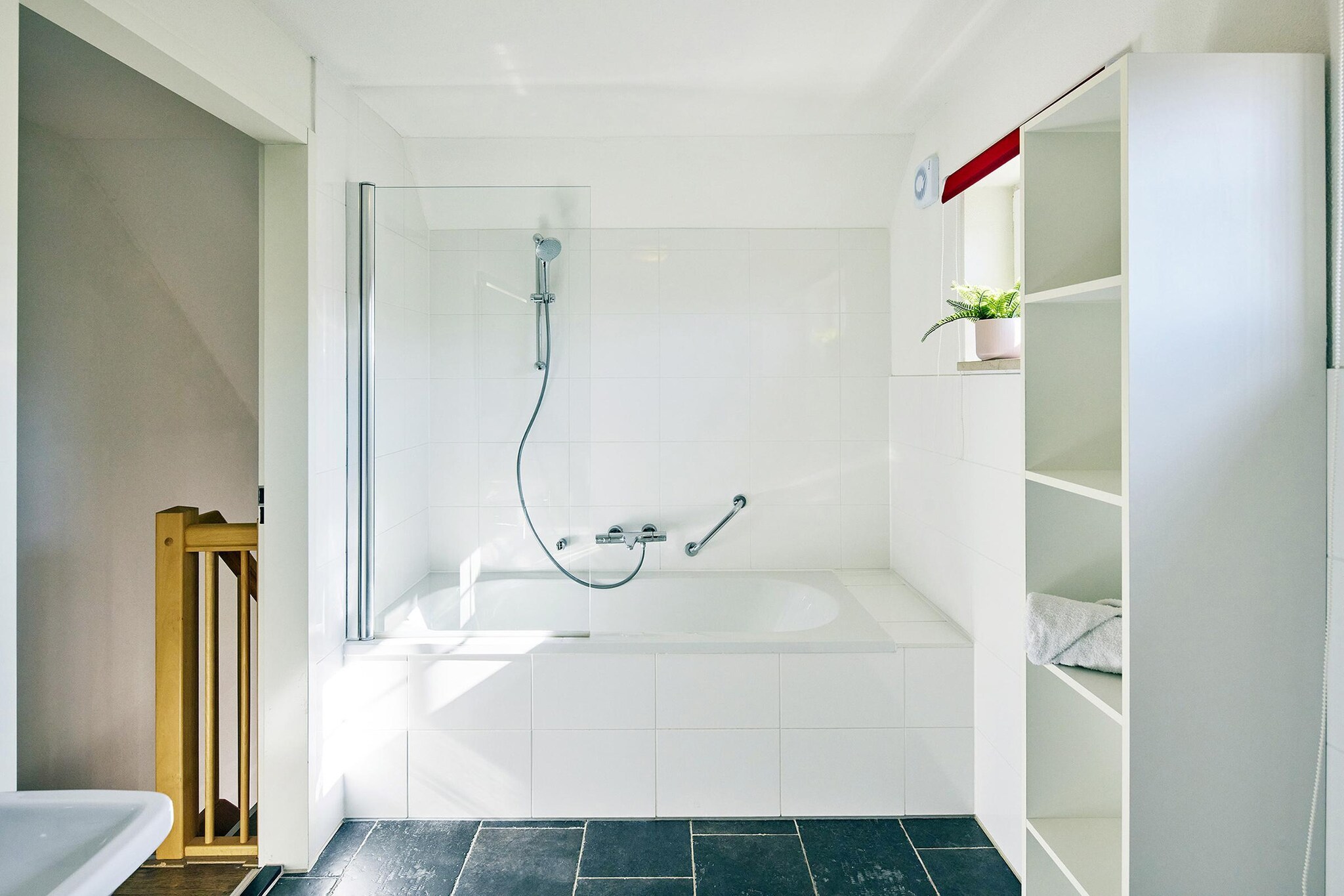 Buitenhof De Leistert 14-Badkamer